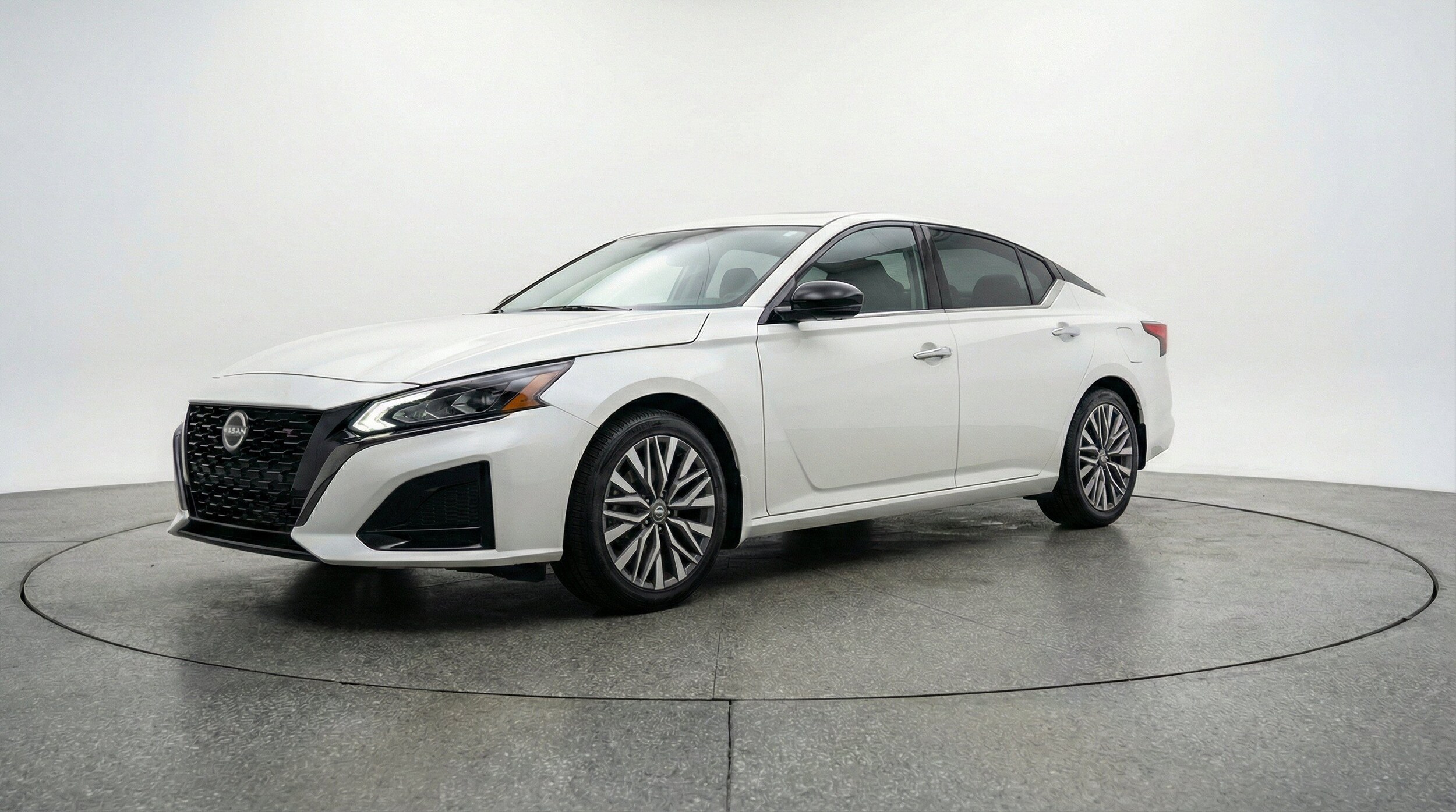 Thumbnail: 2025 Nissan Altima - 3