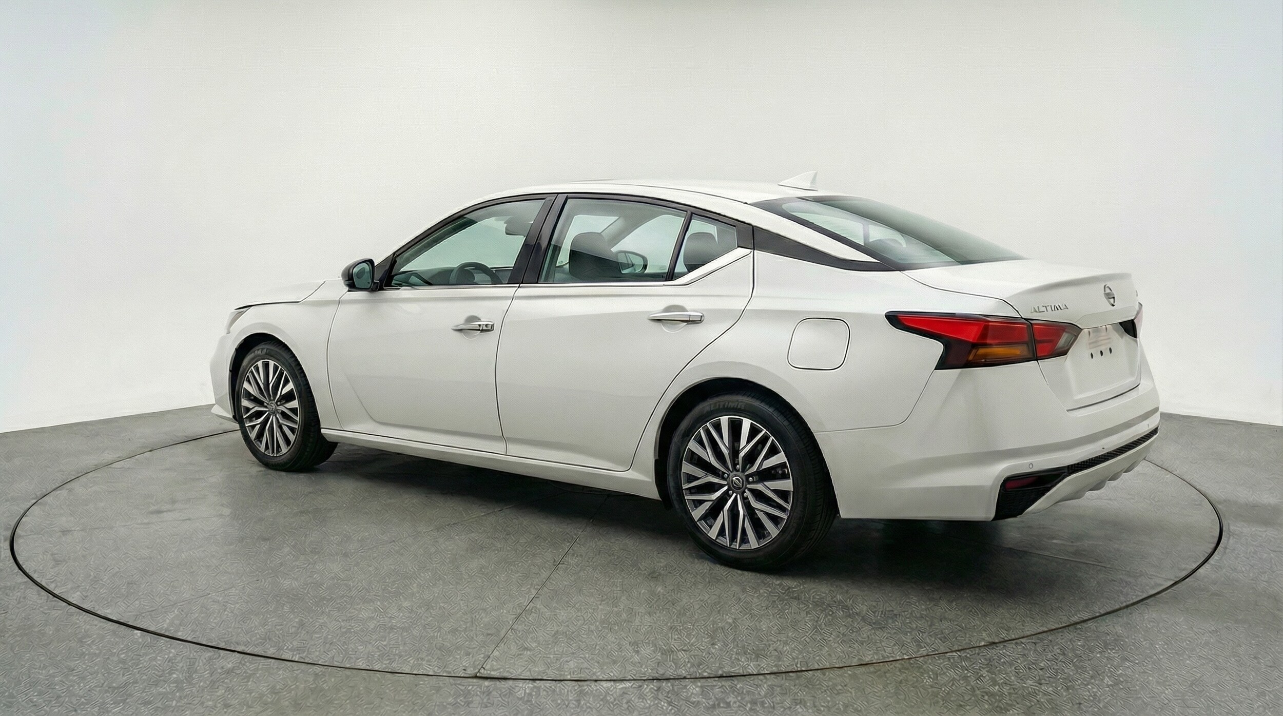 Thumbnail: 2025 Nissan Altima - 5