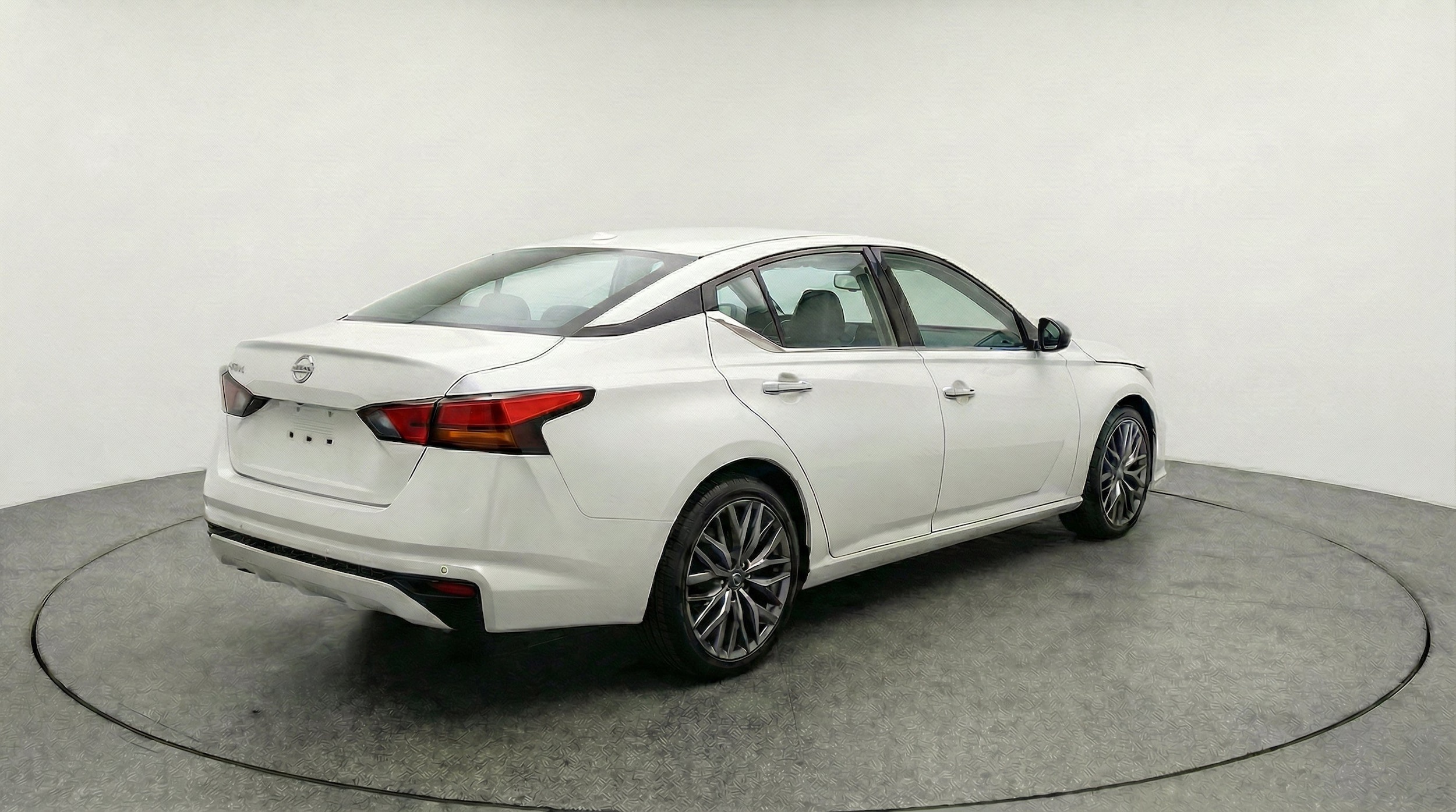 Thumbnail: 2025 Nissan Altima - 9