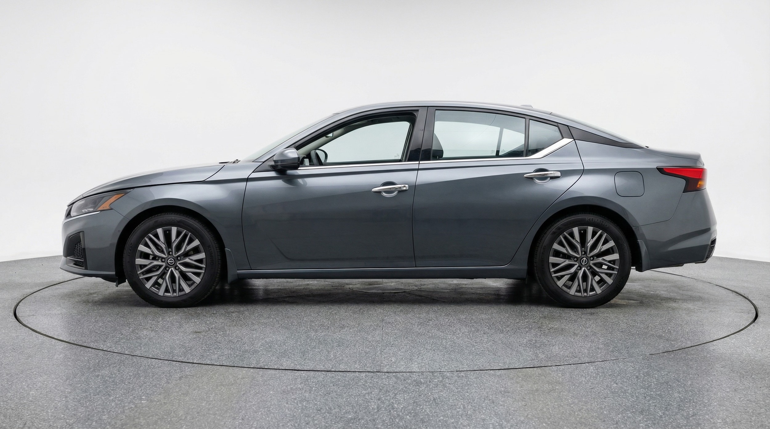 Thumbnail: 2025 Nissan Altima - 4