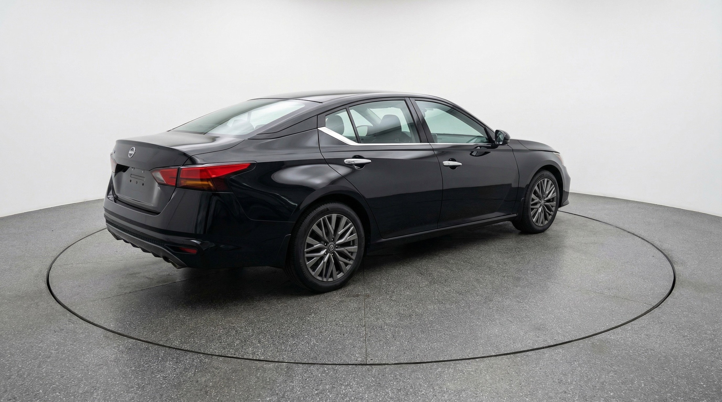 Thumbnail: 2025 Nissan Altima - 9