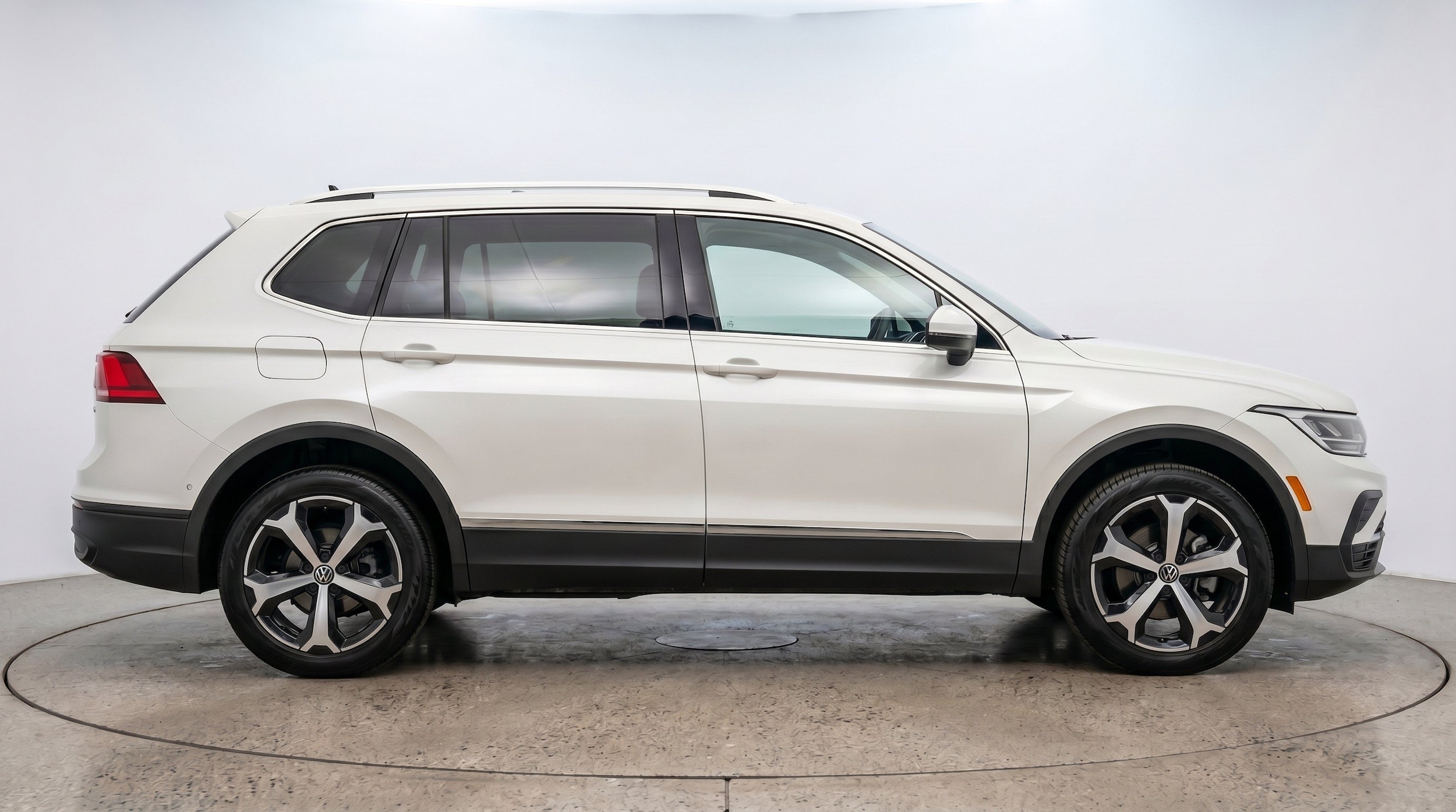 Thumbnail: 2026 Volkswagen Tiguan - 11