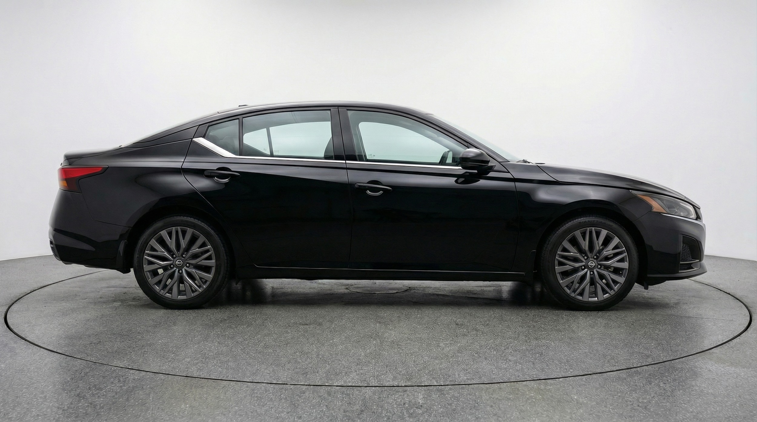 Thumbnail: 2025 Nissan Altima - 8