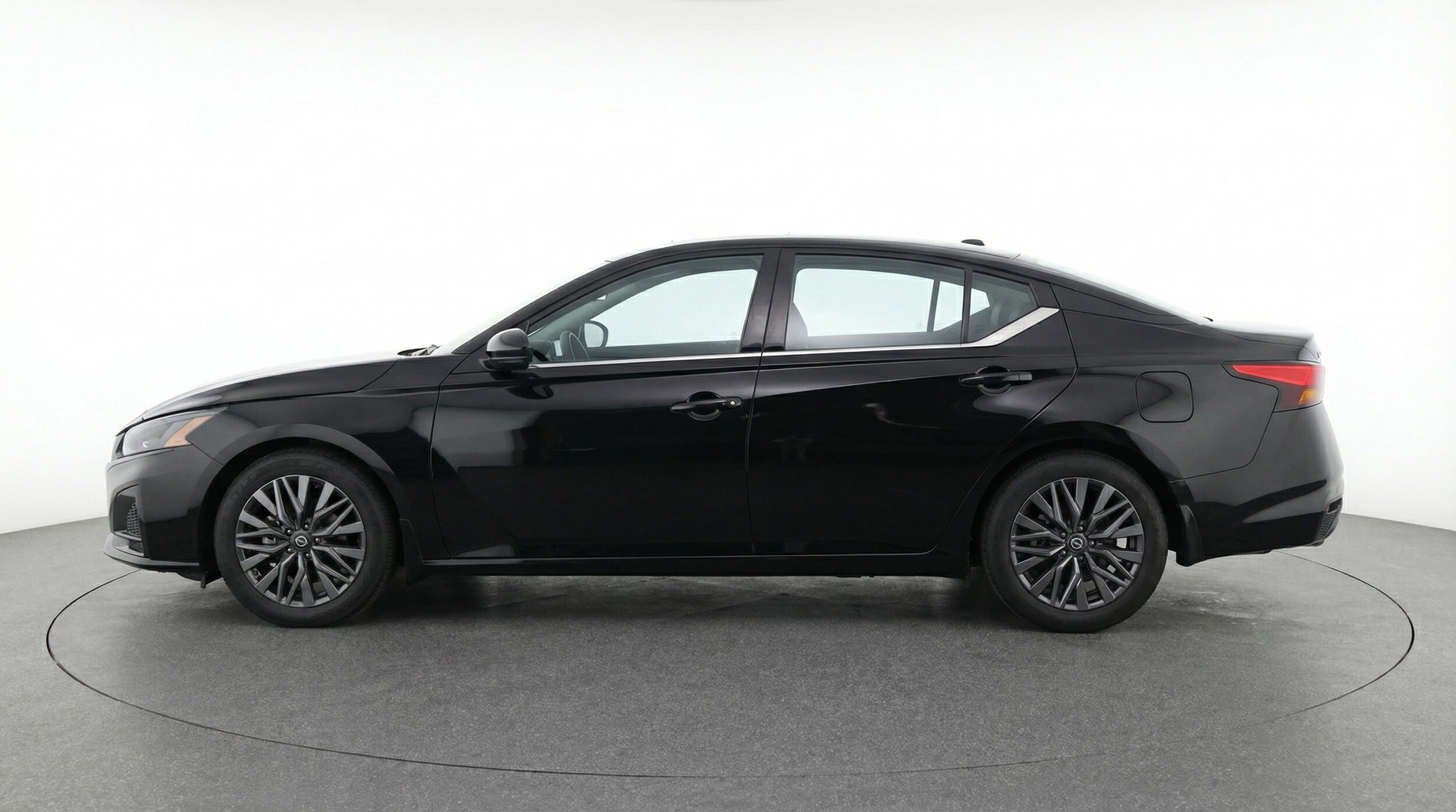 Thumbnail: 2025 Nissan Altima - 4