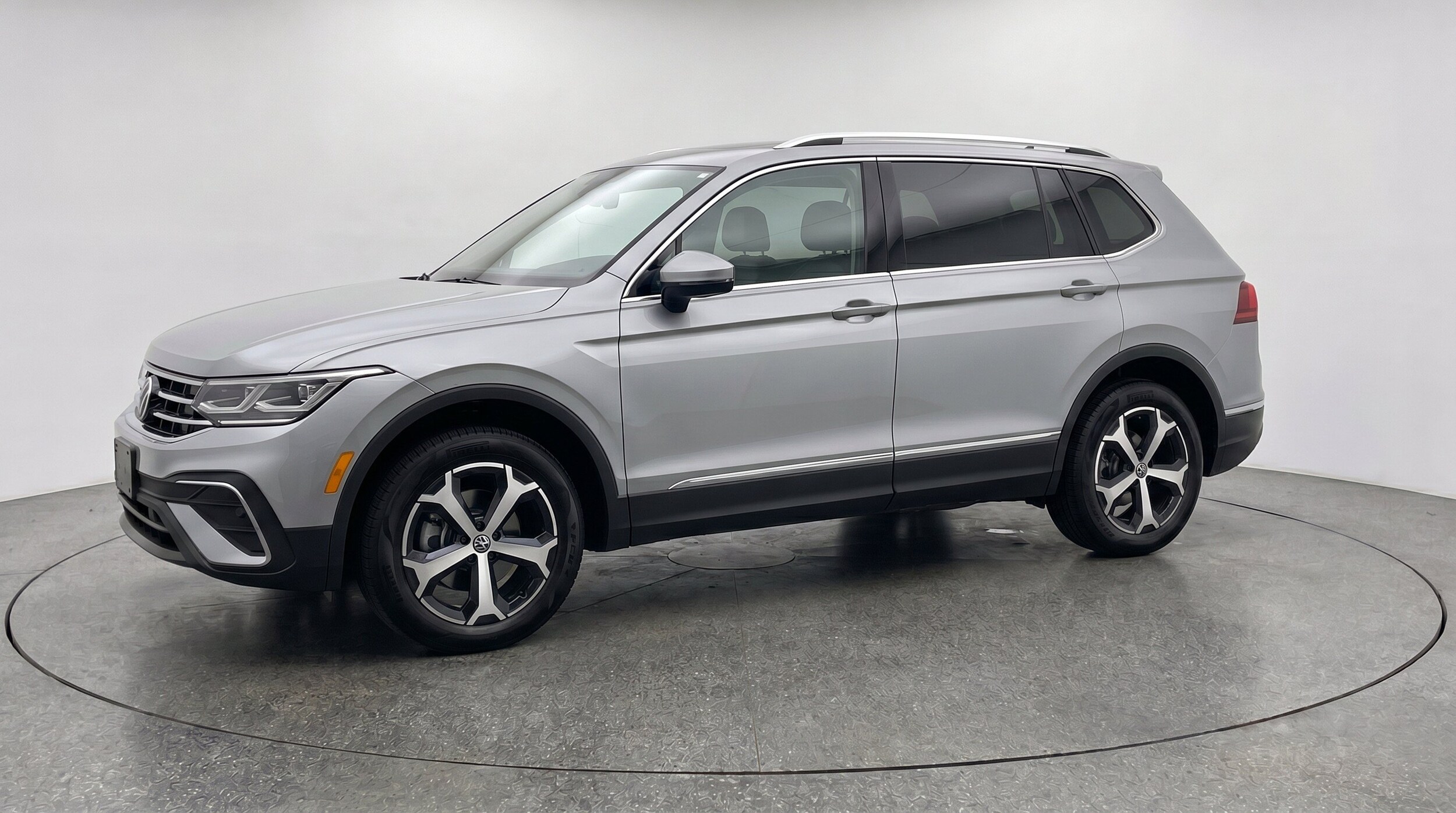 Thumbnail: 2026 Volkswagen Tiguan - 3