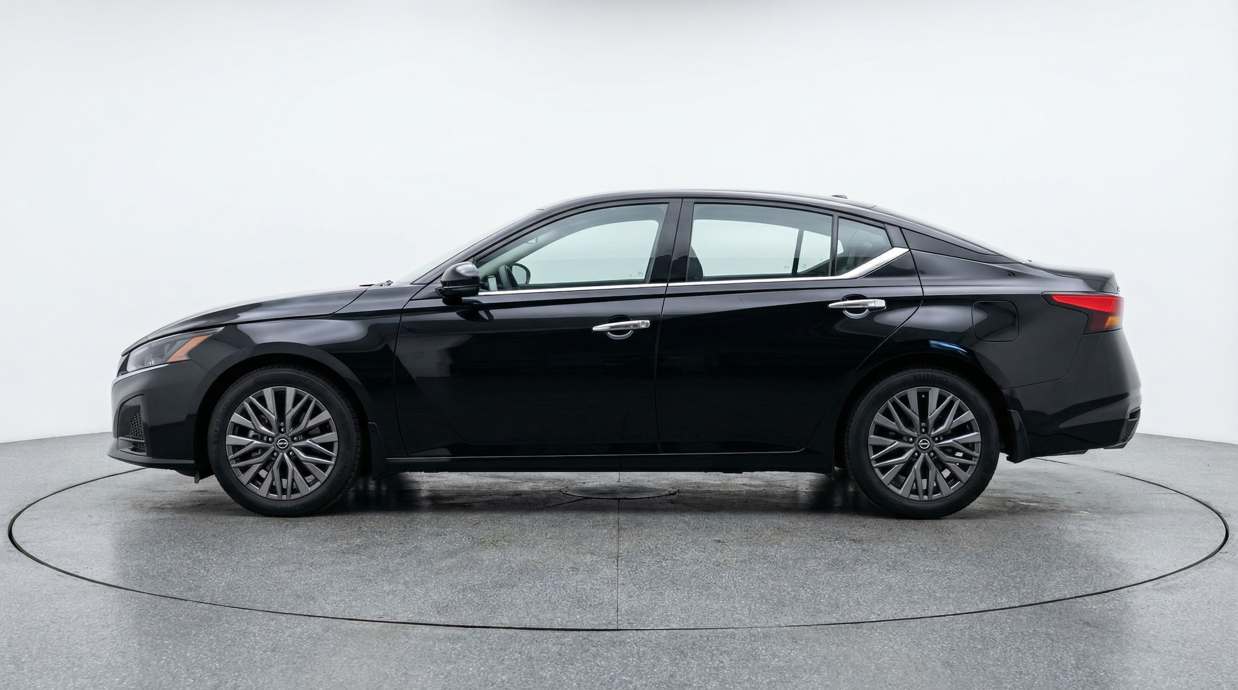 Thumbnail: 2025 Nissan Altima - 4