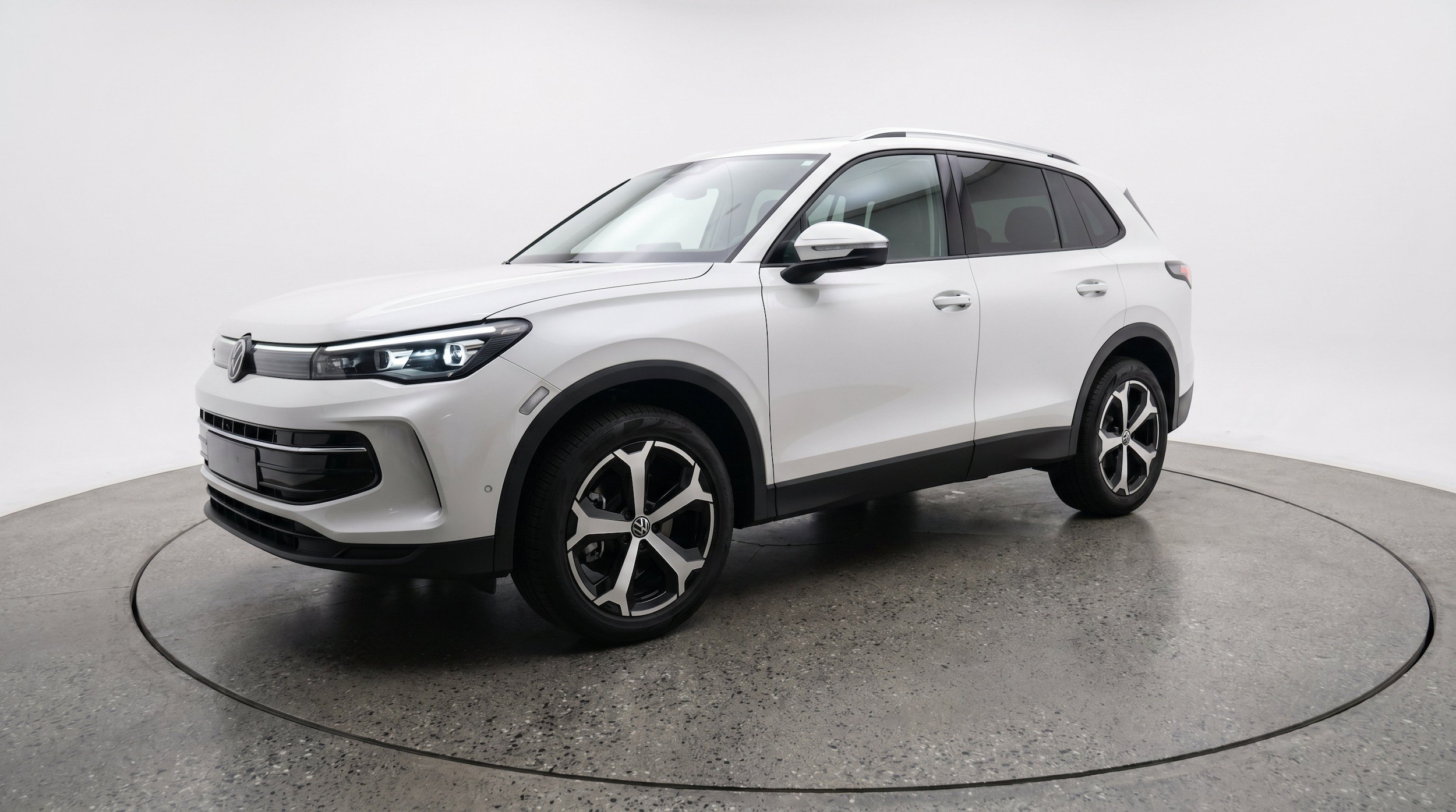 Thumbnail: 2026 Volkswagen Tiguan - 3