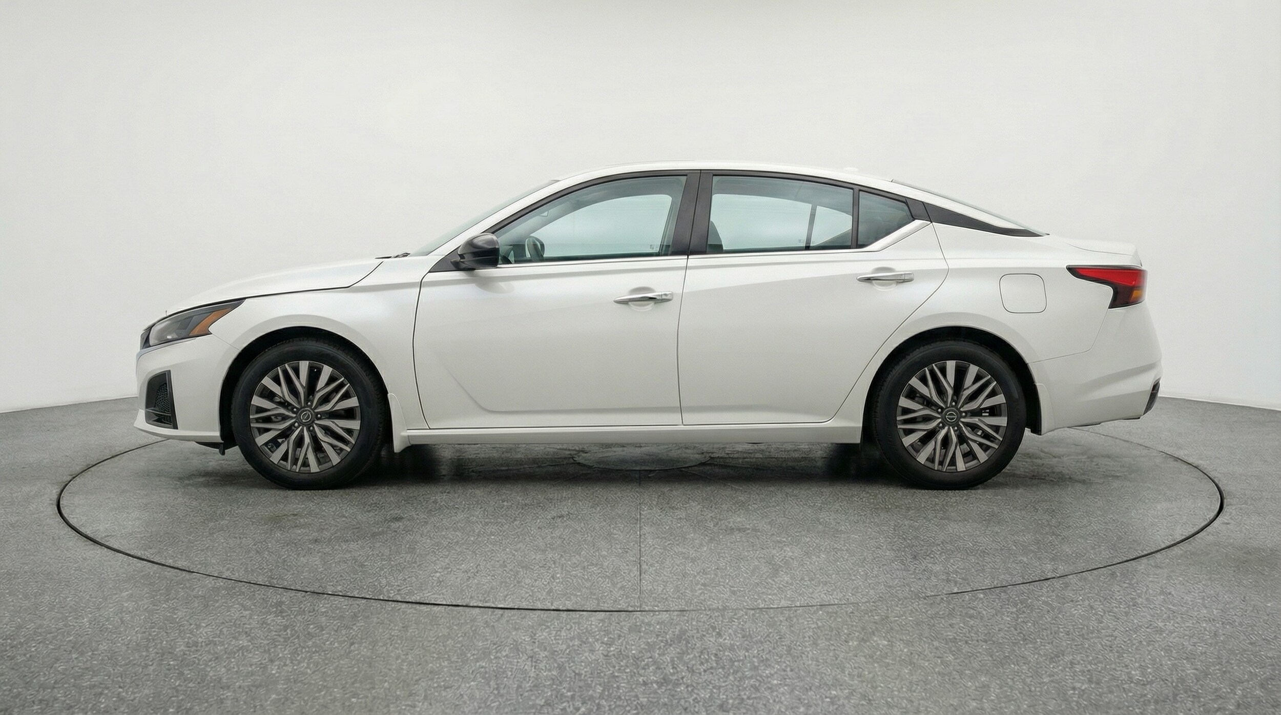 Thumbnail: 2025 Nissan Altima - 4