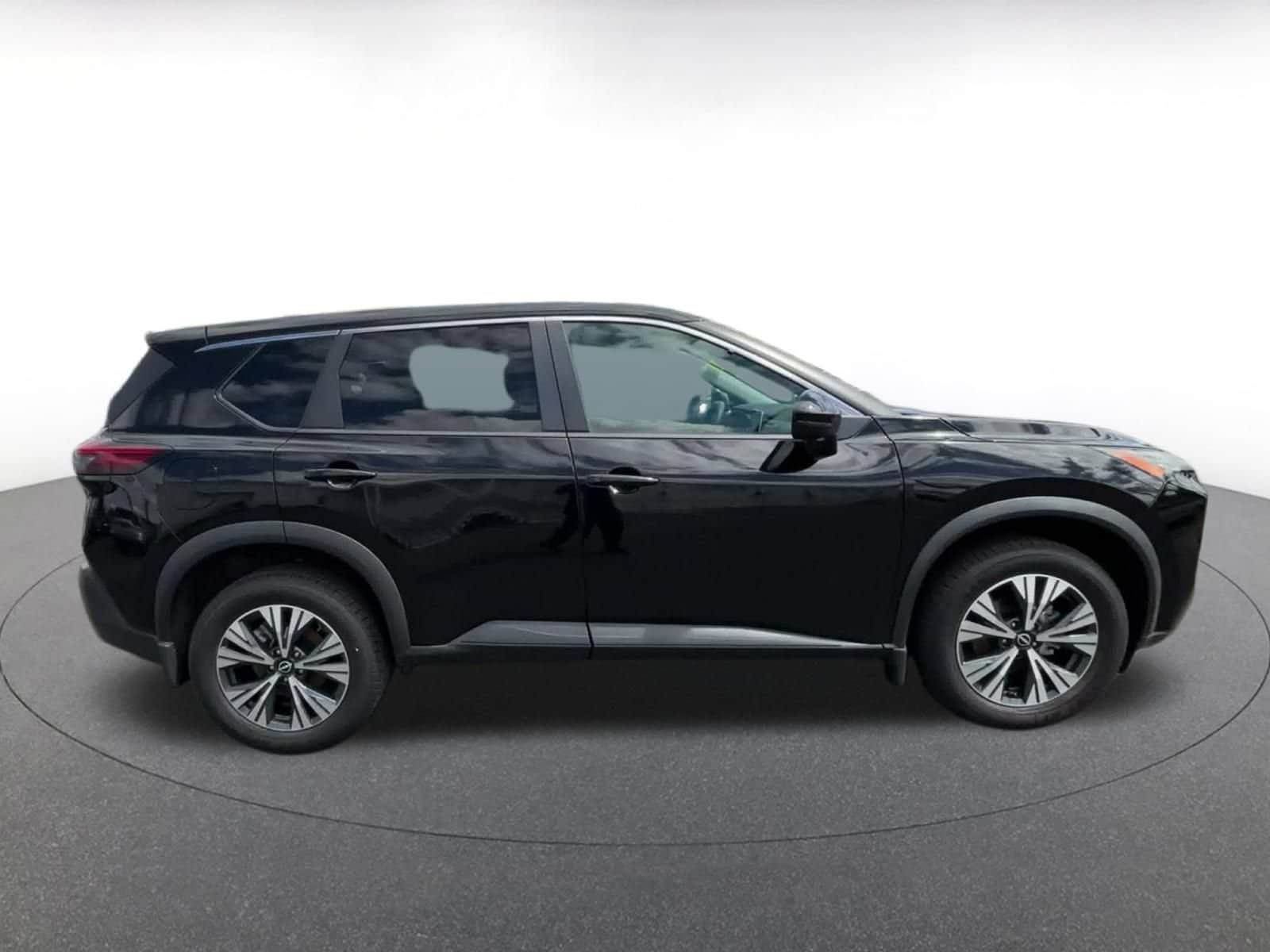 Thumbnail: 2022 Nissan Rogue - 15