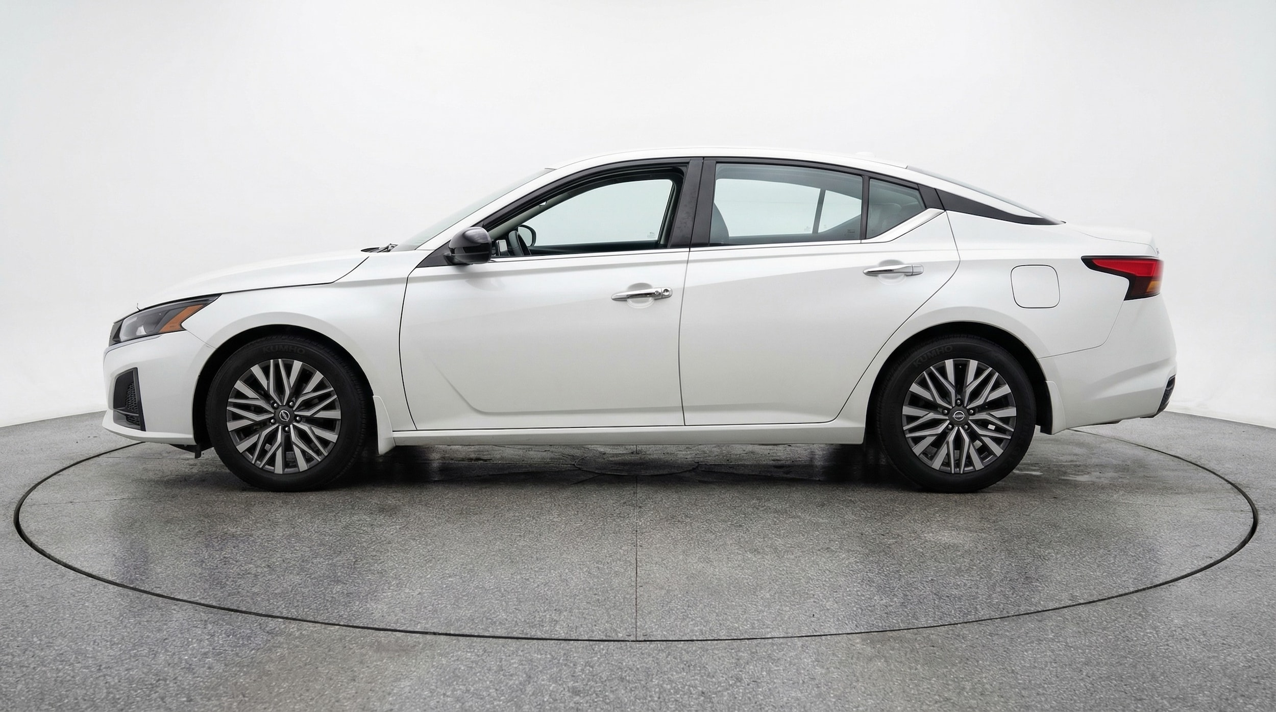 Thumbnail: 2025 Nissan Altima - 4