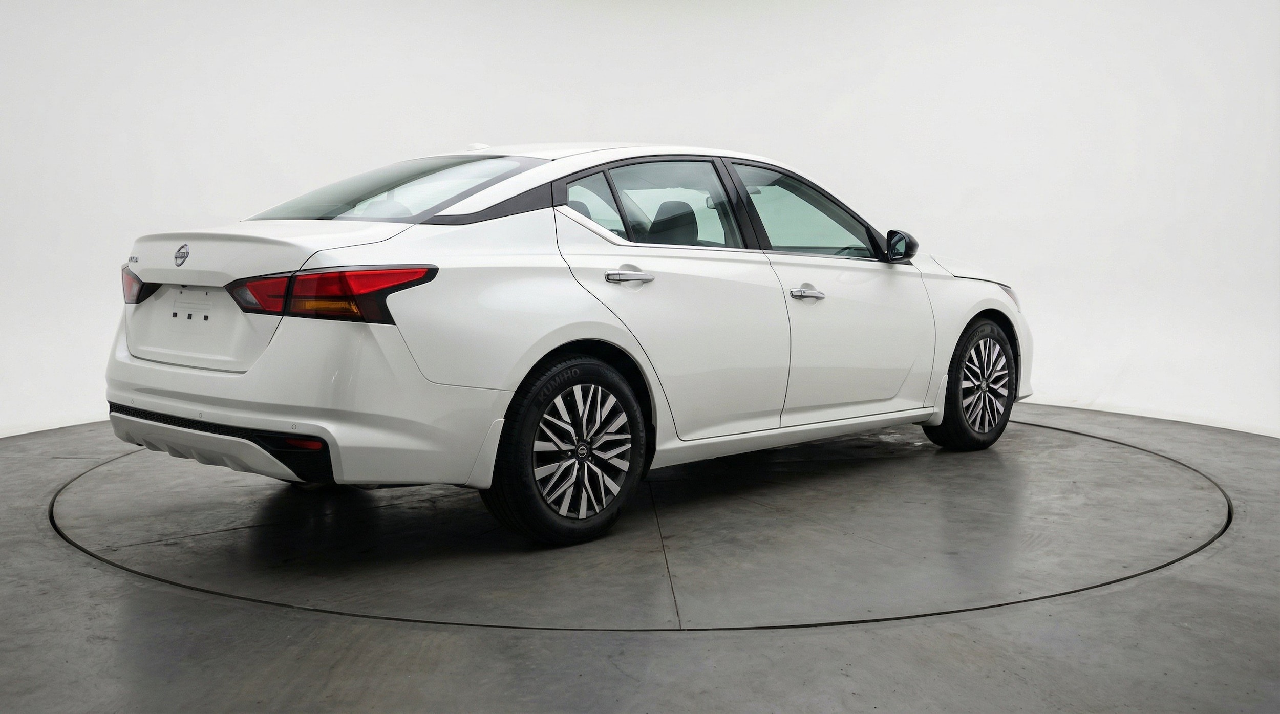 Thumbnail: 2025 Nissan Altima - 9