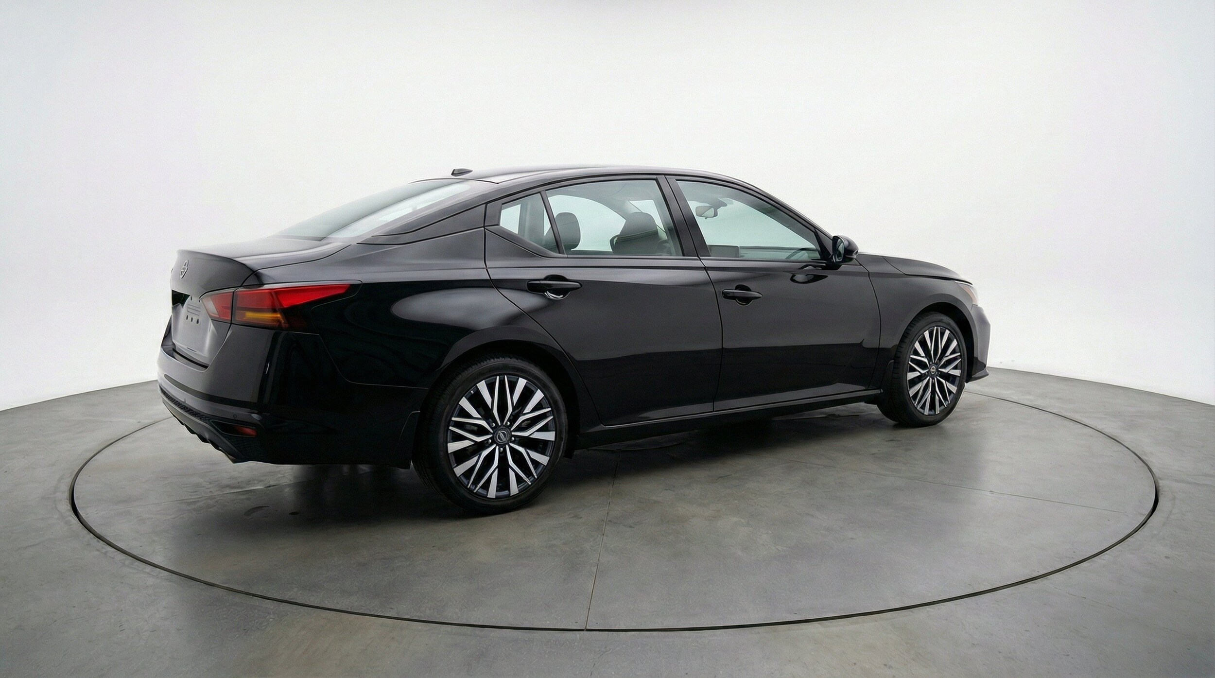 Thumbnail: 2025 Nissan Altima - 9