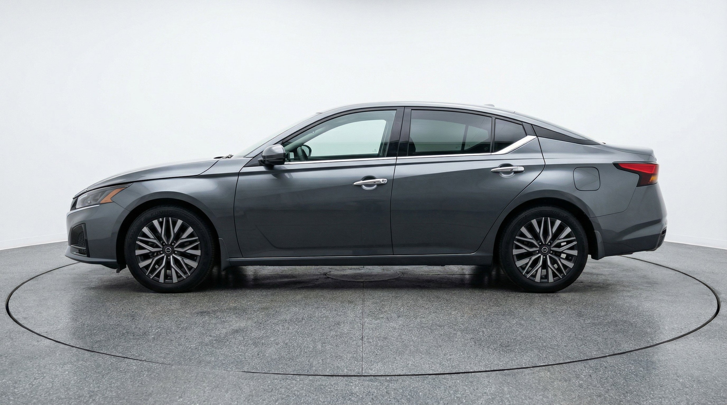 Thumbnail: 2025 Nissan Altima - 5