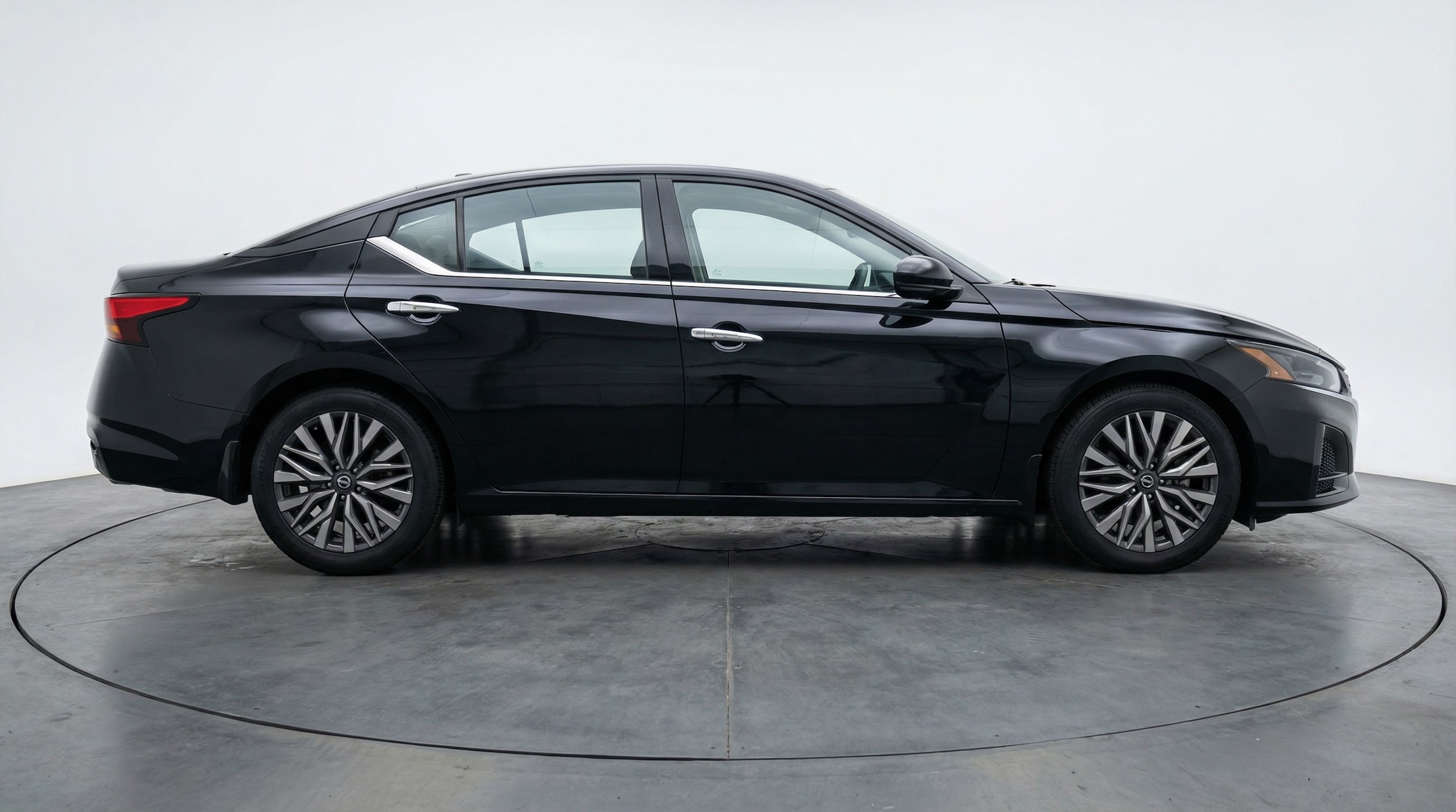 Thumbnail: 2025 Nissan Altima - 8