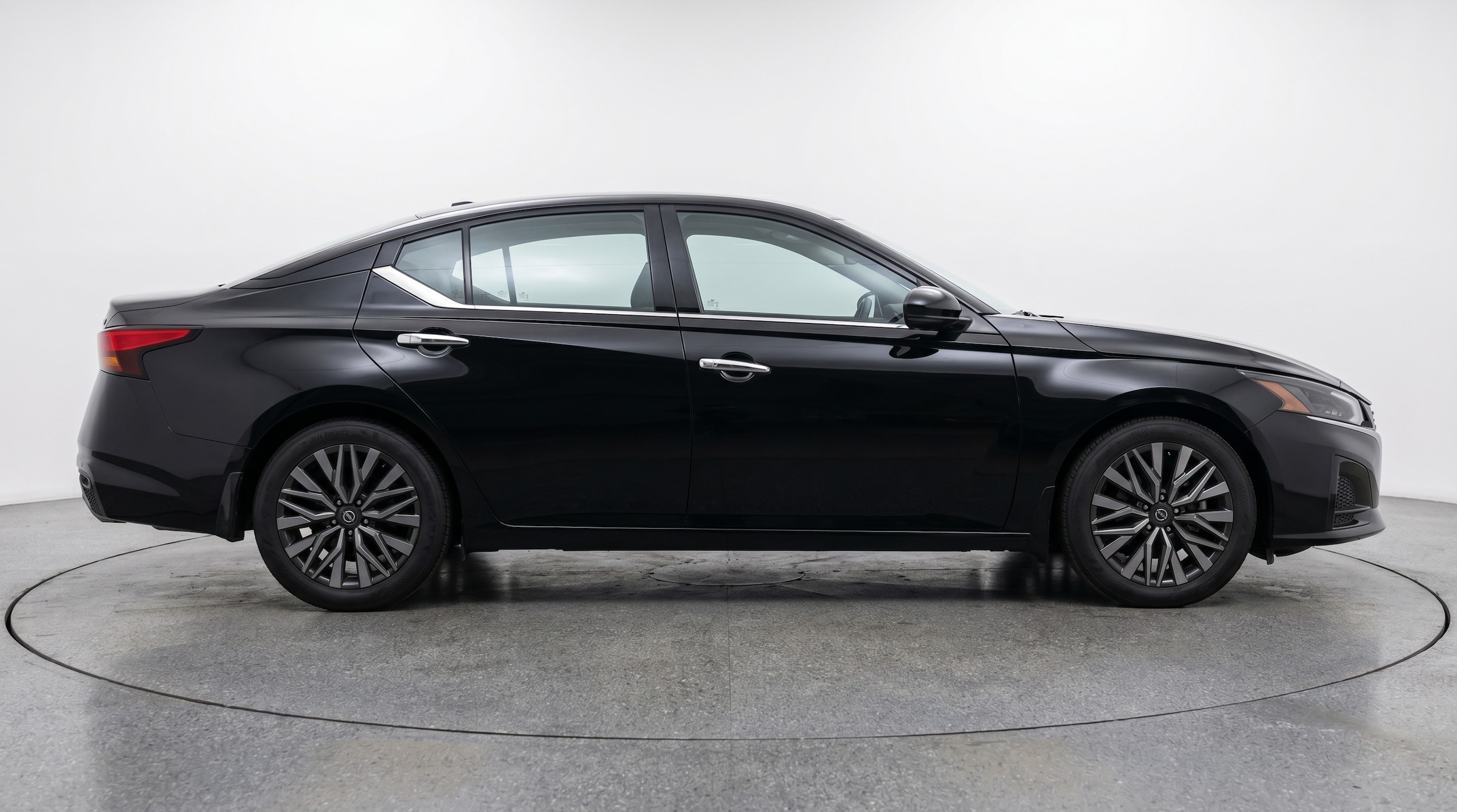 Thumbnail: 2025 Nissan Altima - 8