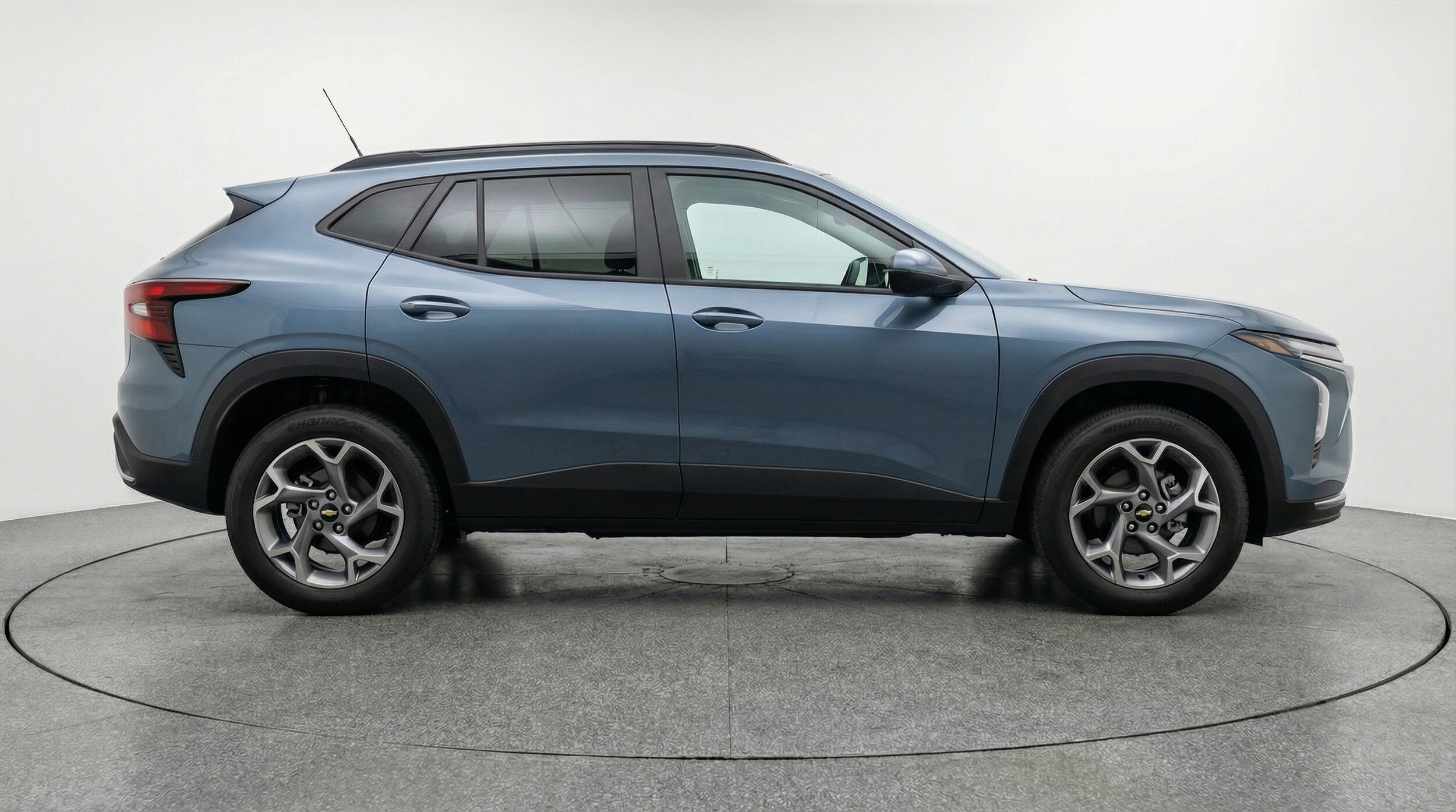 Thumbnail: 2025 Chevrolet Trax - 8