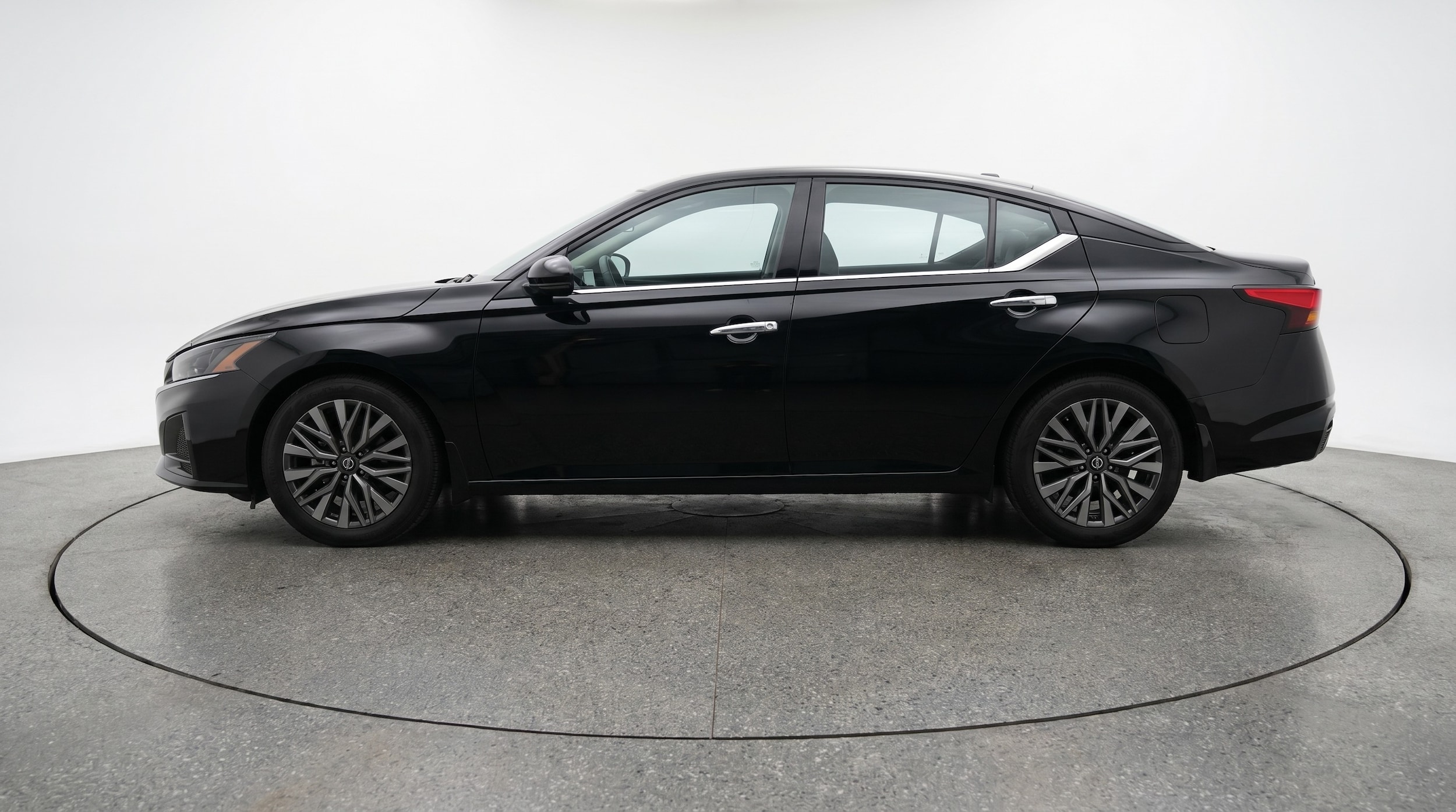 Thumbnail: 2025 Nissan Altima - 4