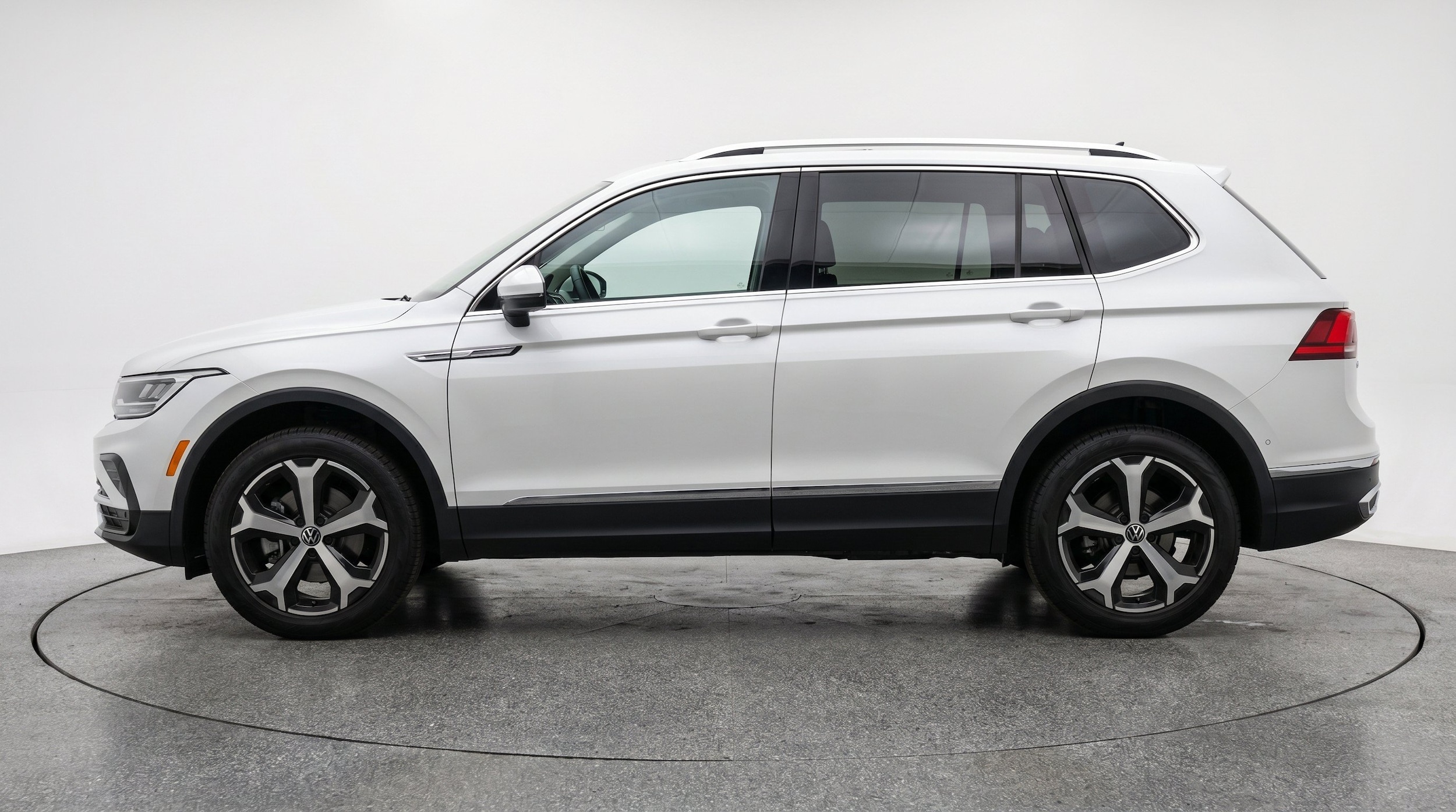 Thumbnail: 2026 Volkswagen Tiguan - 5