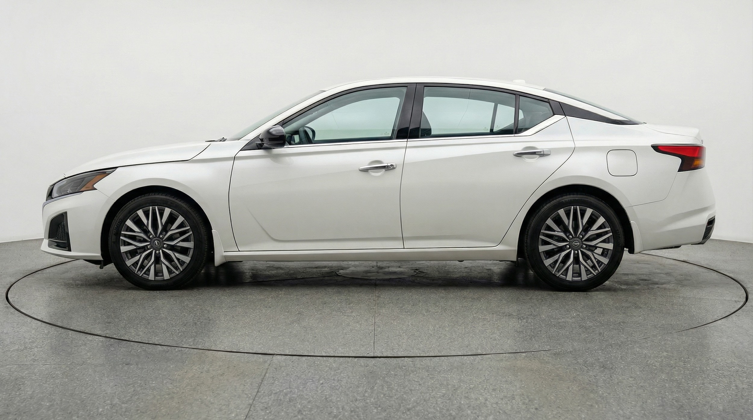 Thumbnail: 2025 Nissan Altima - 4