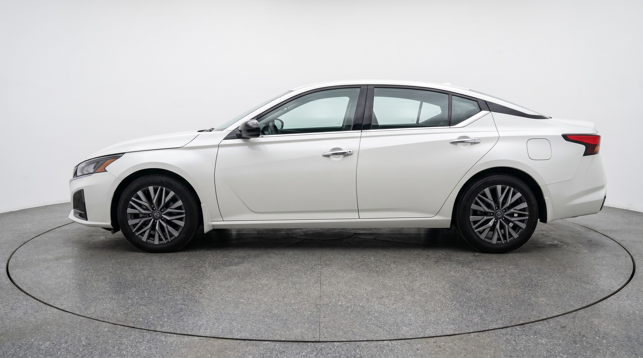 Thumbnail: 2025 Nissan Altima - 4