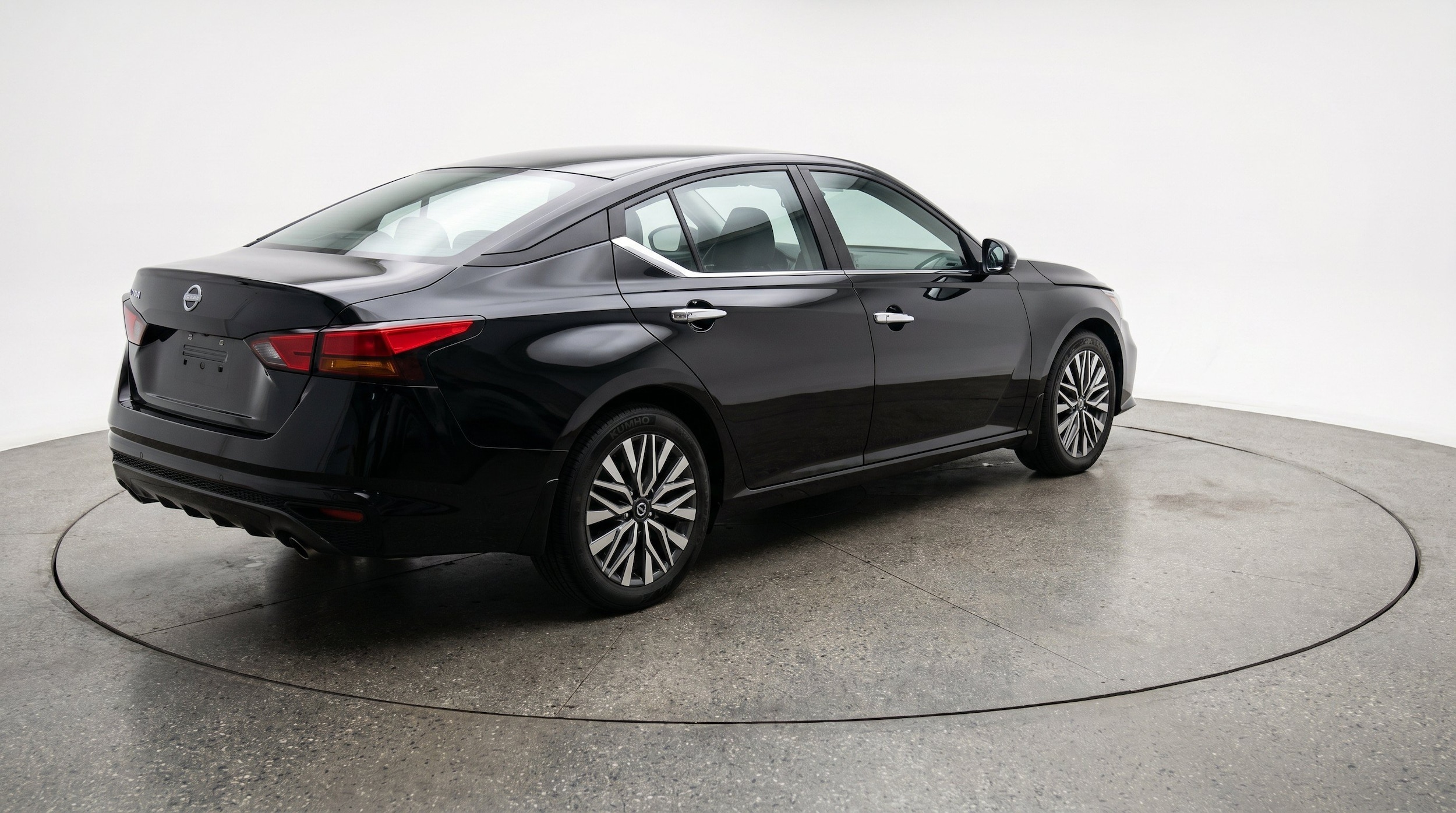 Thumbnail: 2025 Nissan Altima - 9