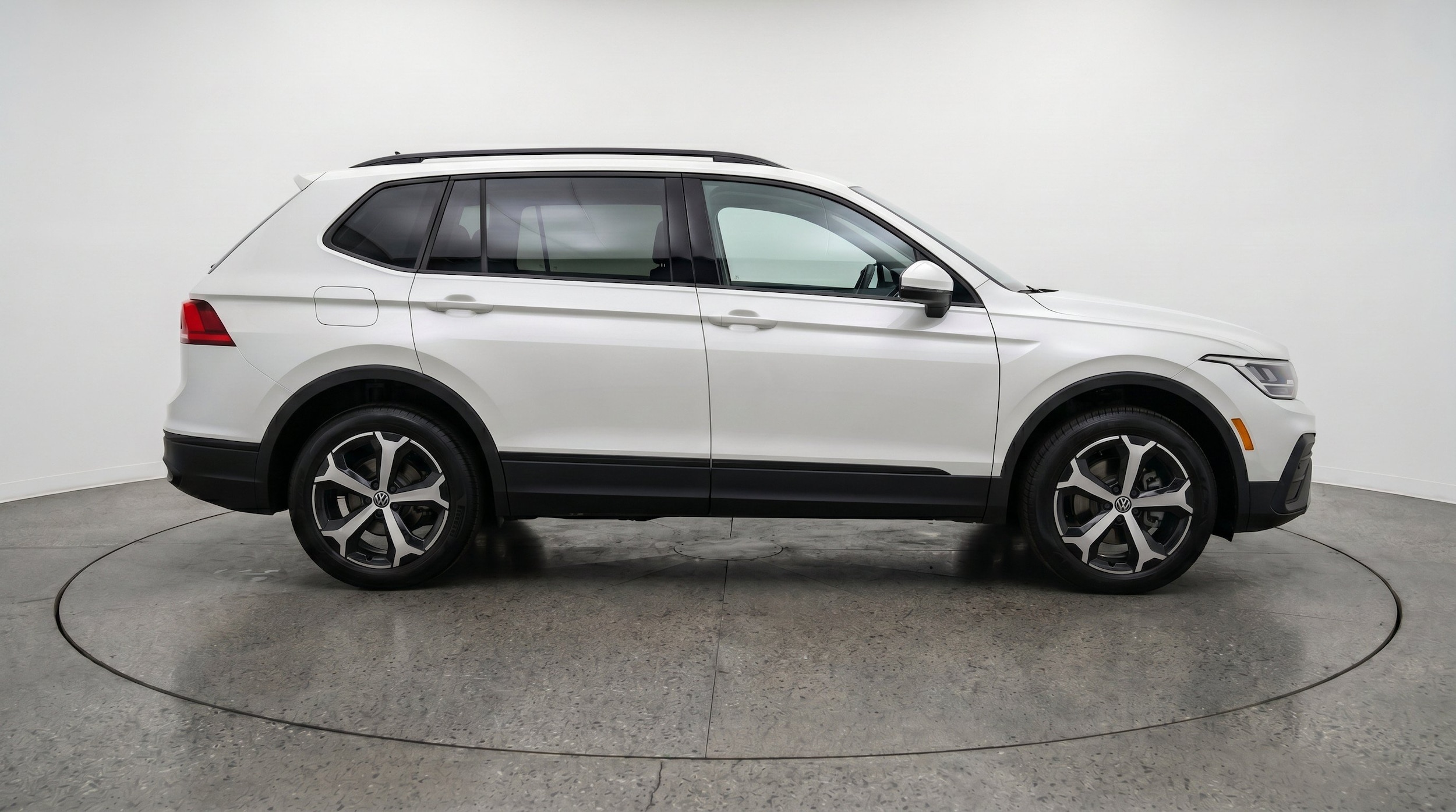 Thumbnail: 2026 Volkswagen Tiguan - 10