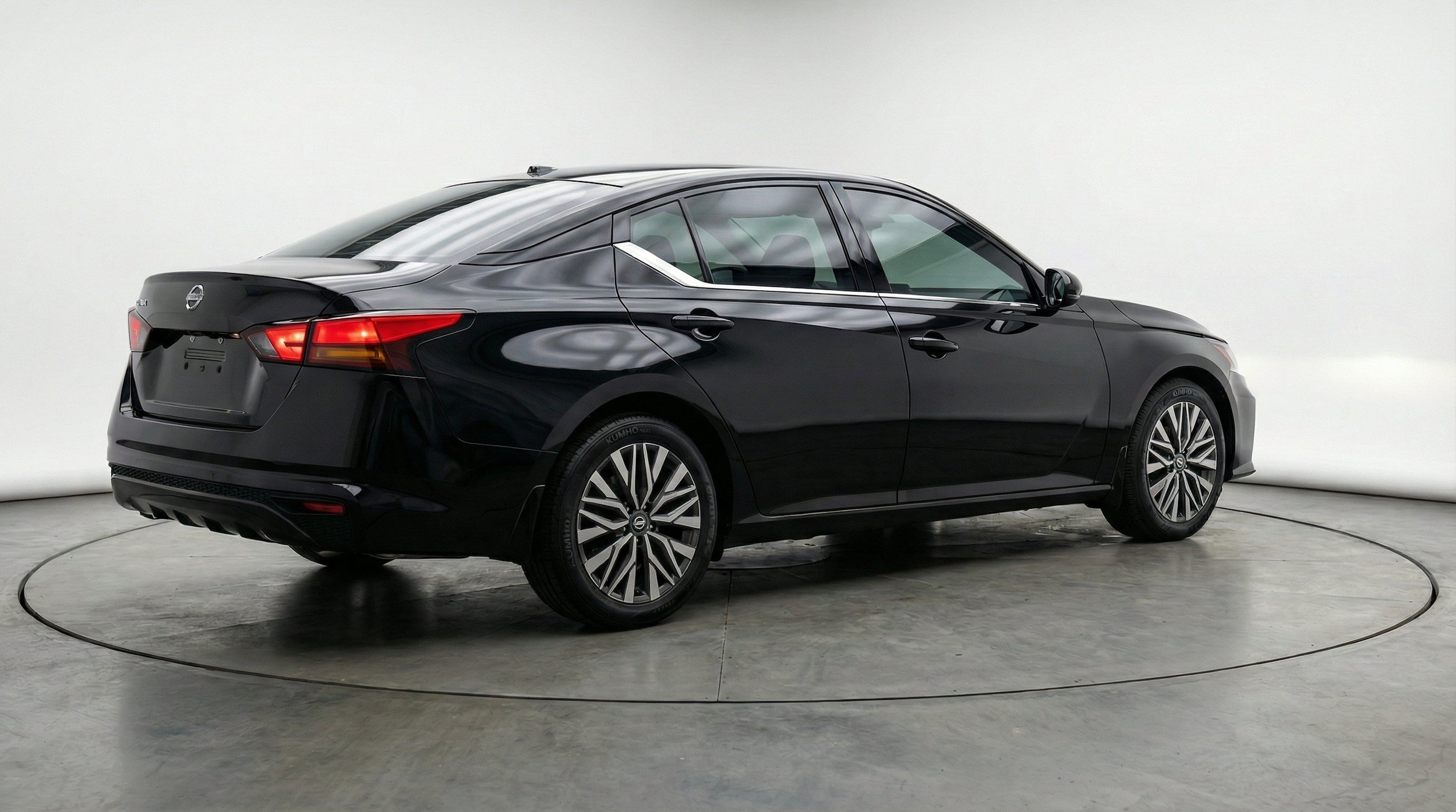 Thumbnail: 2025 Nissan Altima - 9