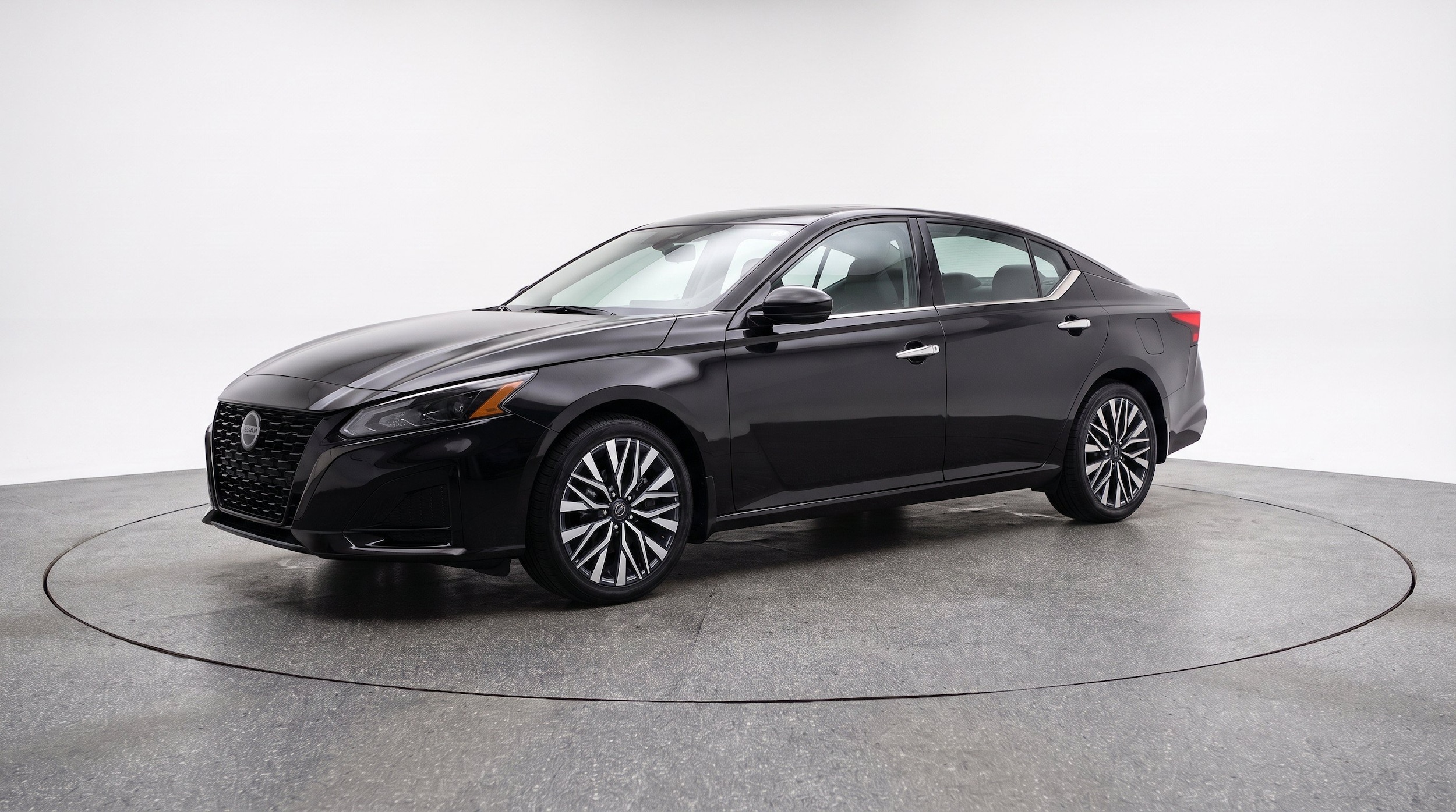 Thumbnail: 2025 Nissan Altima - 3