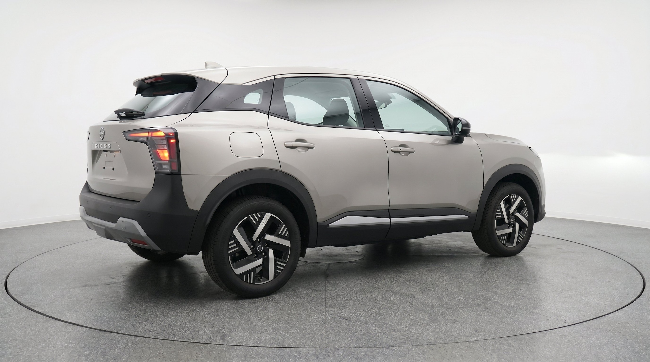 Thumbnail: 2026 Nissan Kicks - 9