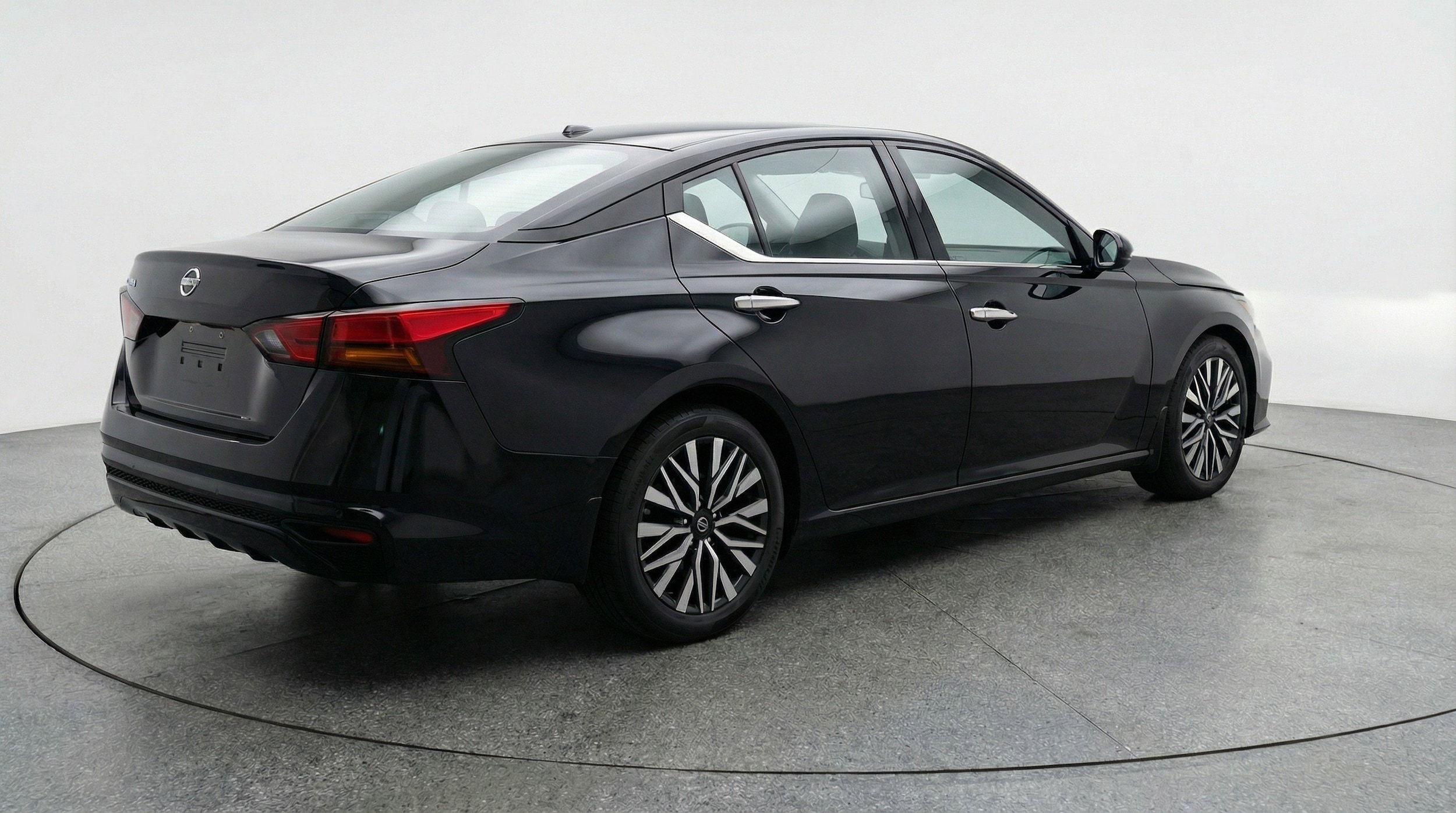 Thumbnail: 2025 Nissan Altima - 9