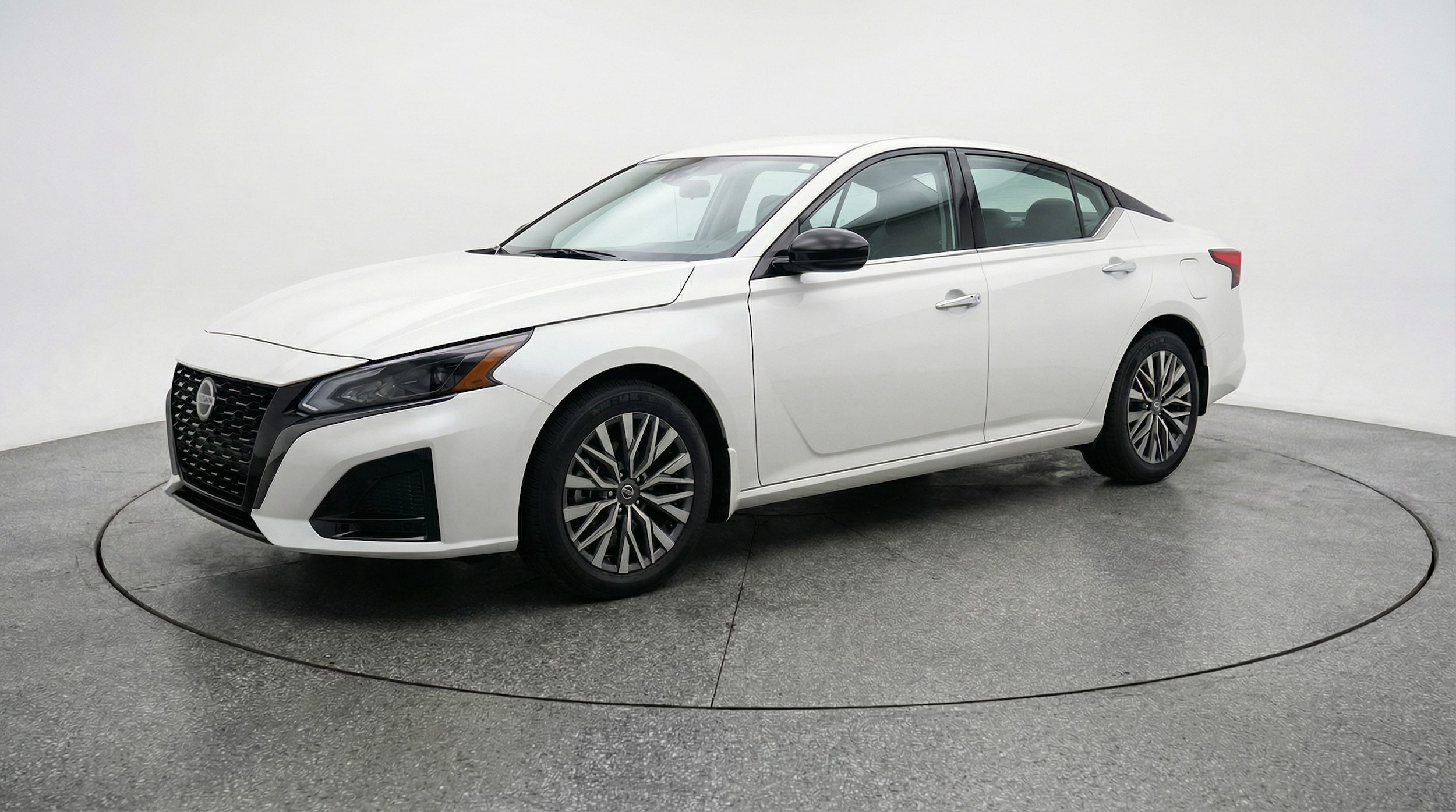 Thumbnail: 2025 Nissan Altima - 3