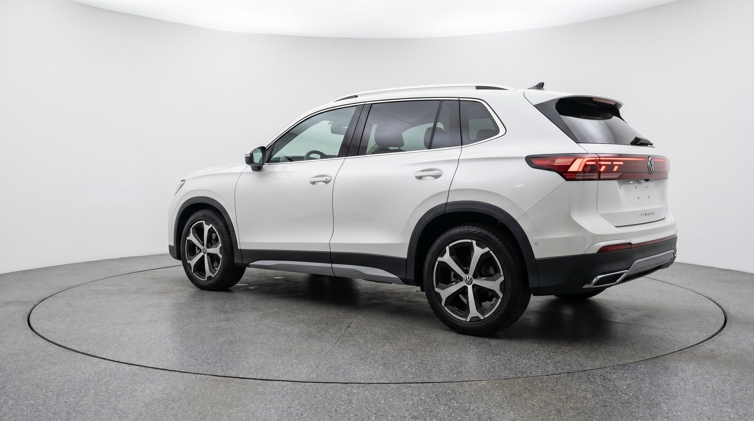 Thumbnail: 2026 Volkswagen Tiguan - 6