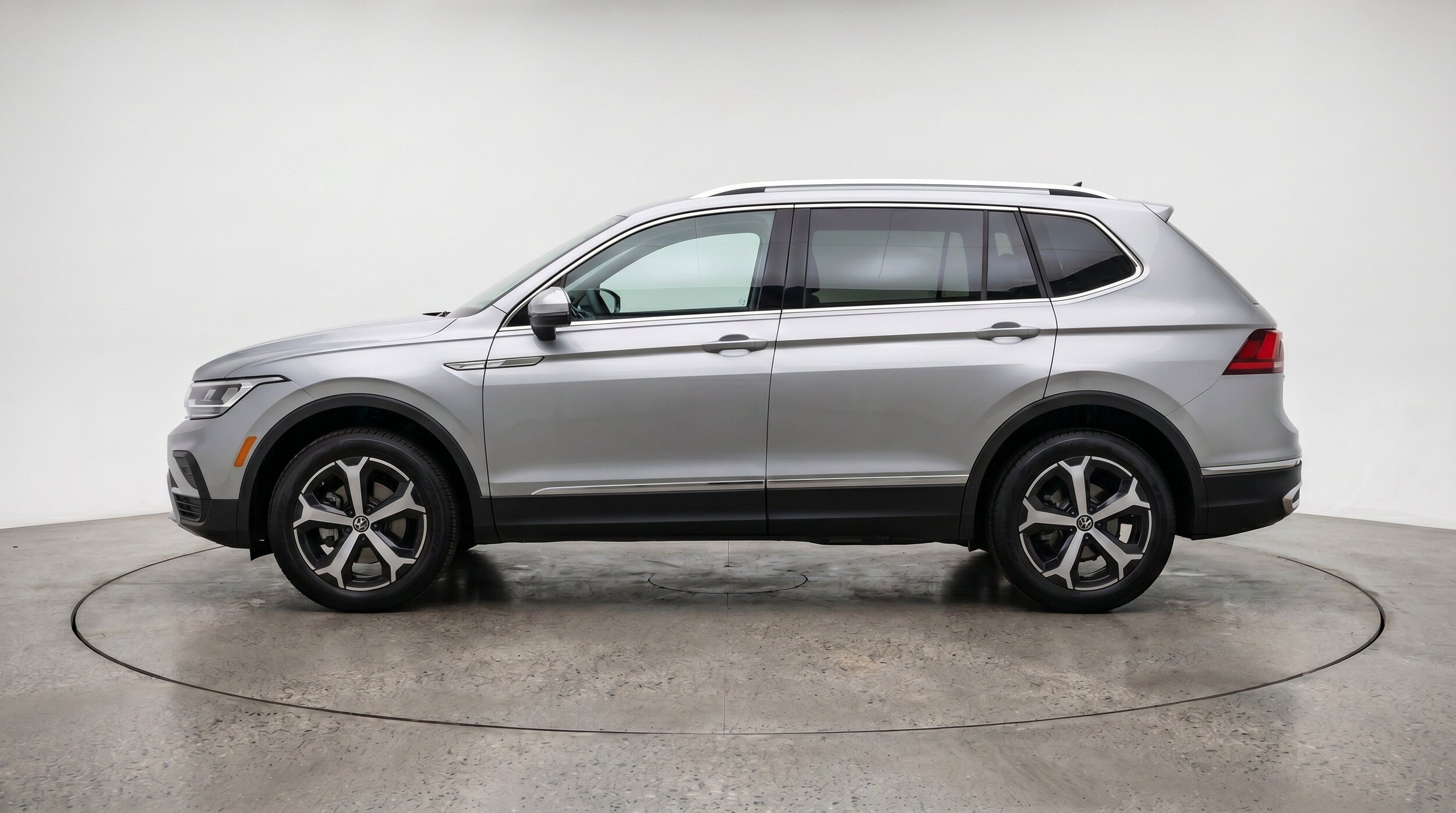 Thumbnail: 2026 Volkswagen Tiguan - 5