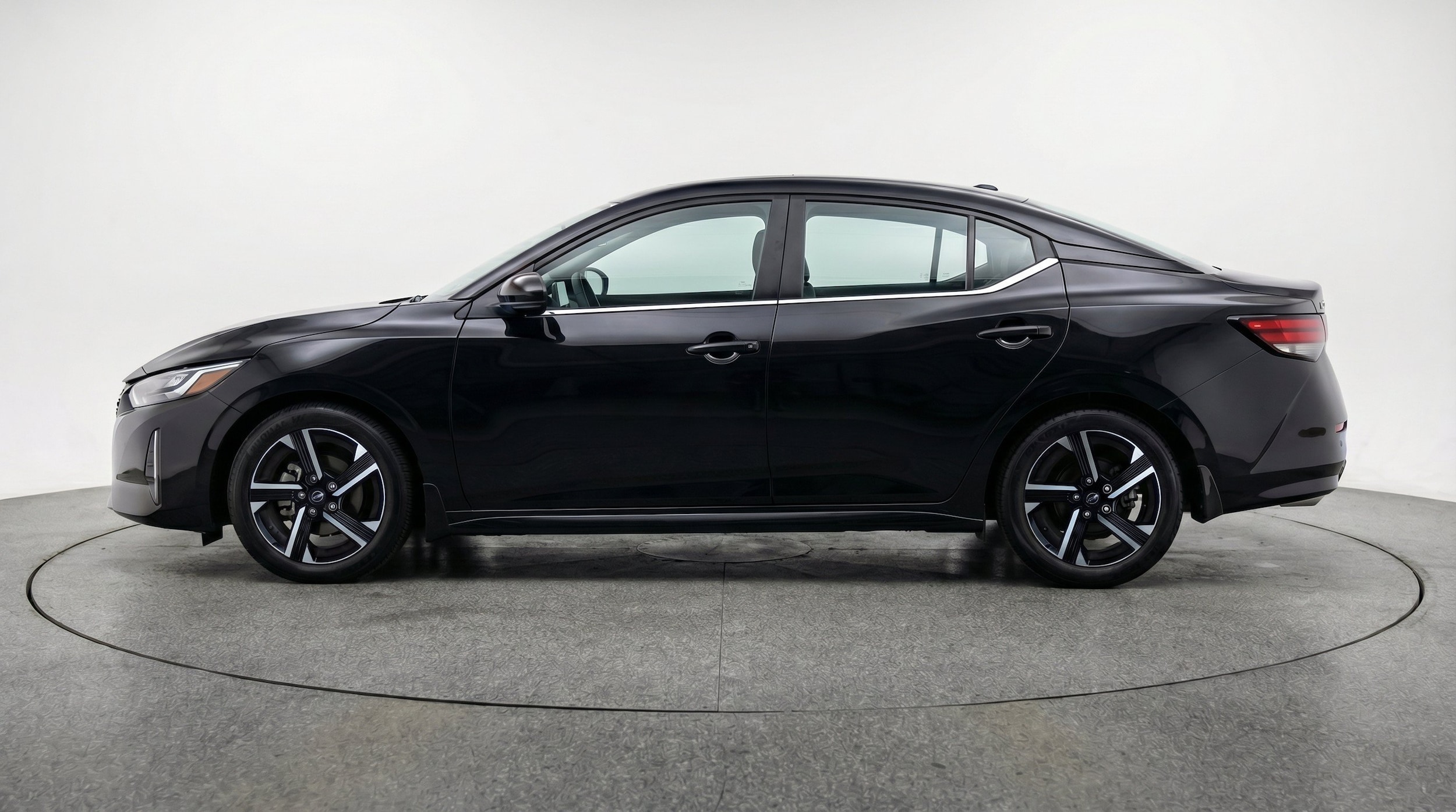 Thumbnail: 2025 Nissan Sentra - 5