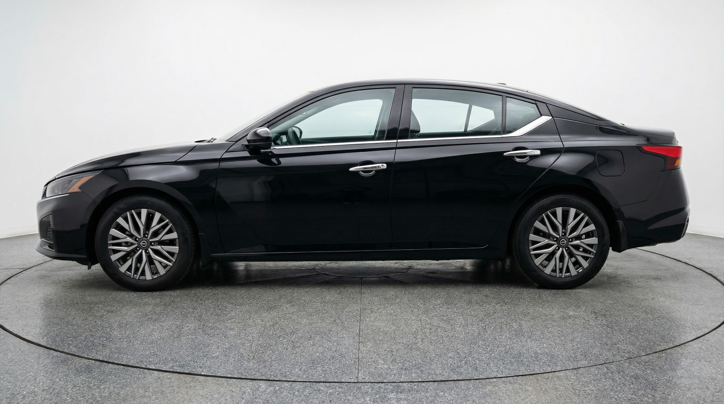 Thumbnail: 2025 Nissan Altima - 4