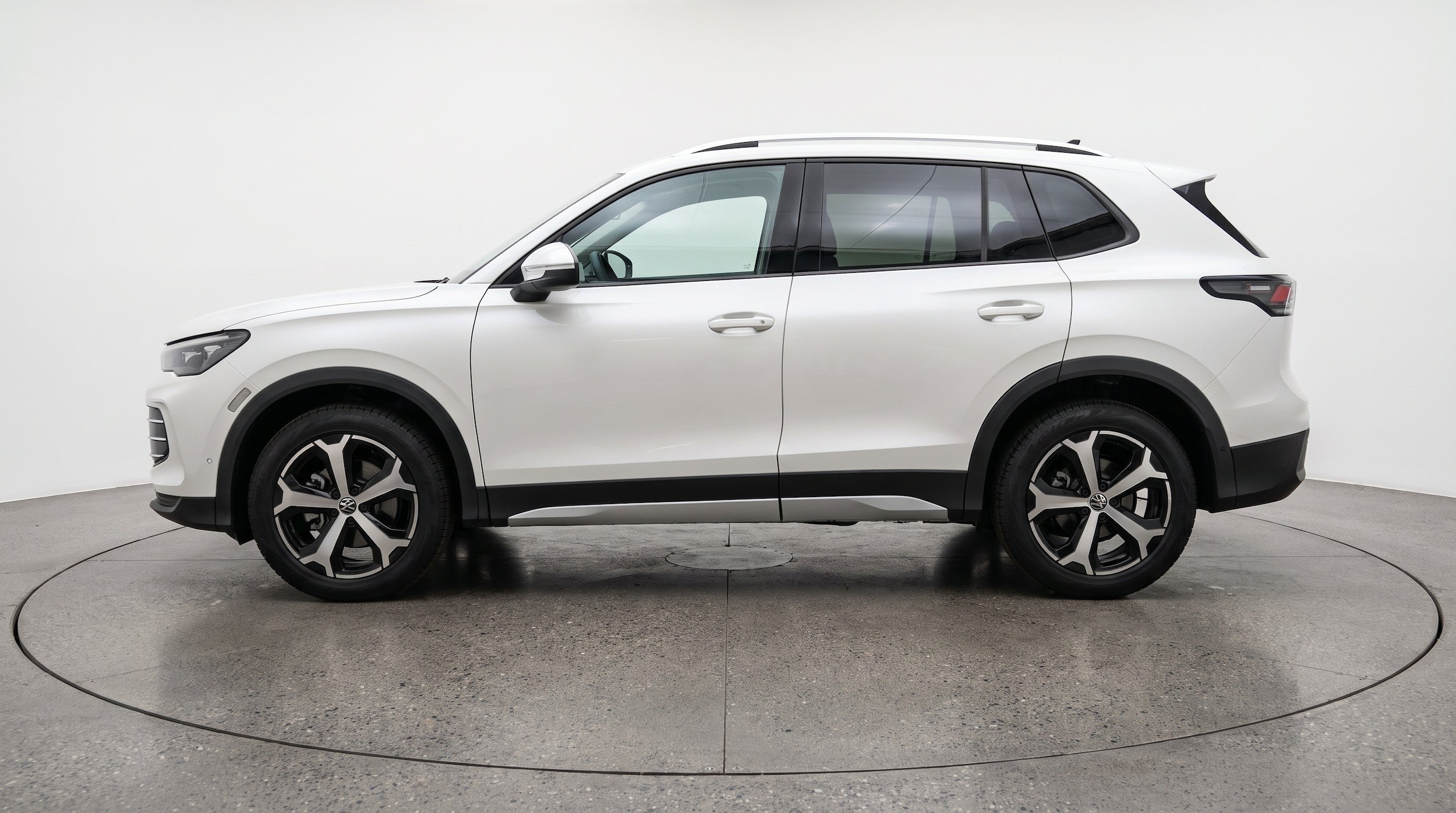 Thumbnail: 2026 Volkswagen Tiguan - 5