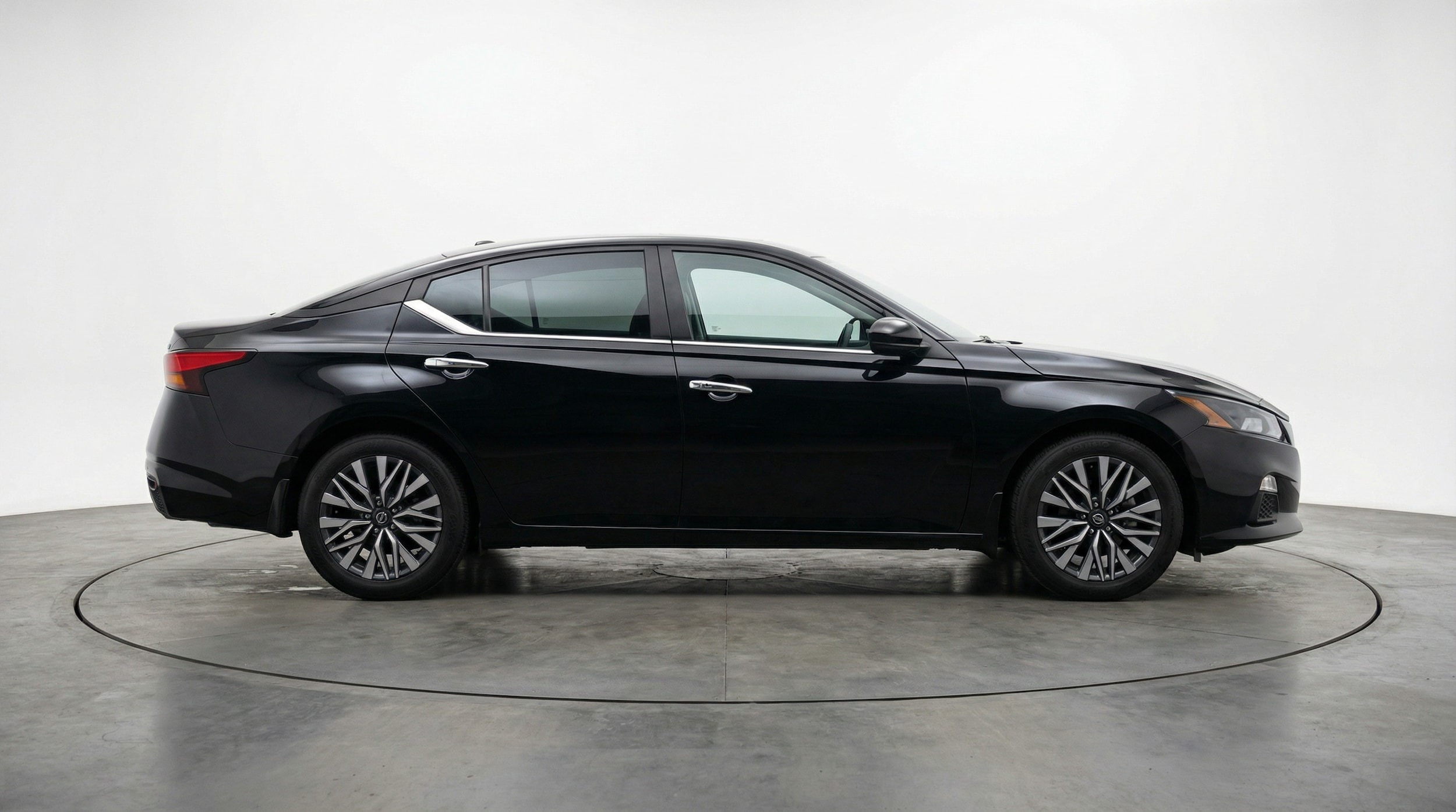 Thumbnail: 2025 Nissan Altima - 8