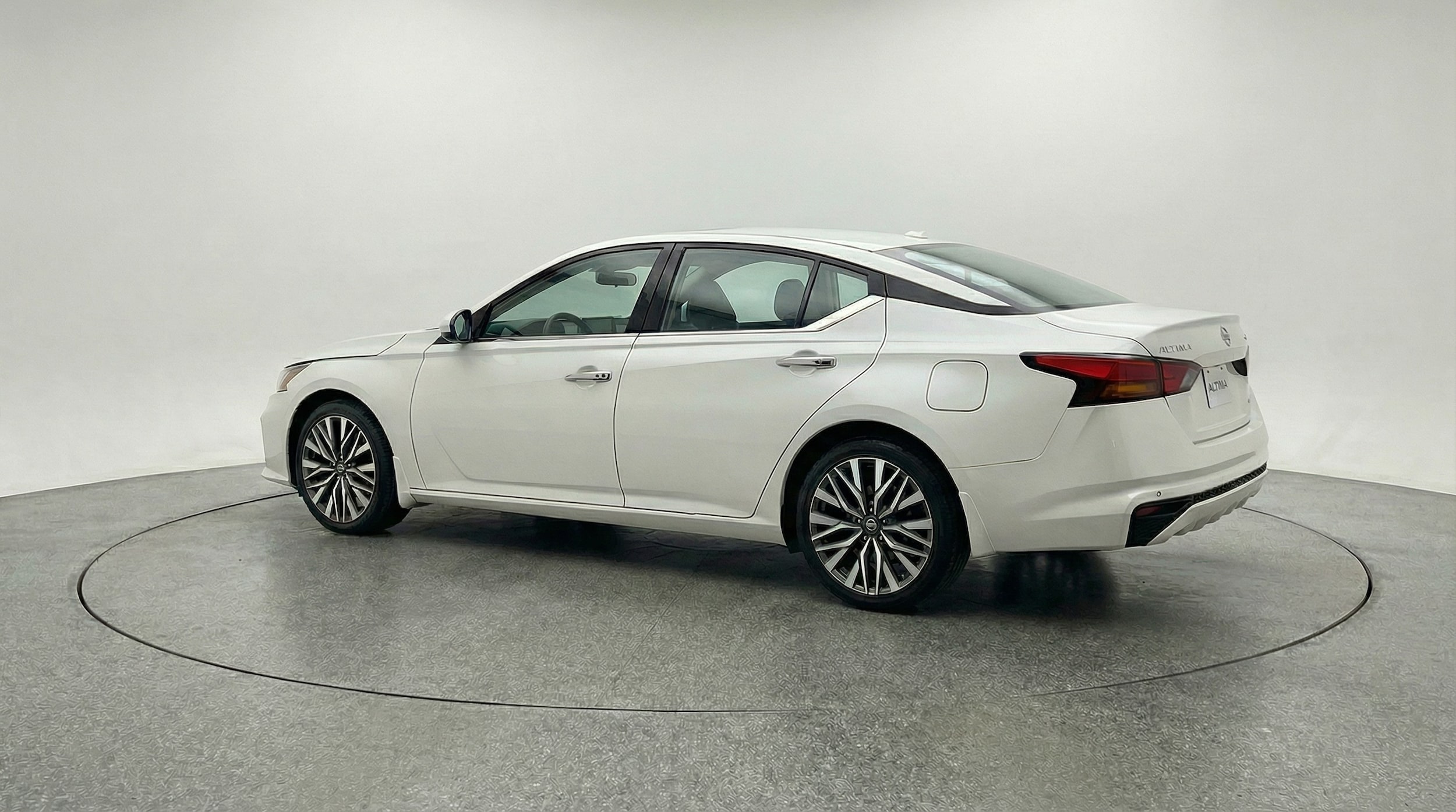 Thumbnail: 2025 Nissan Altima - 5