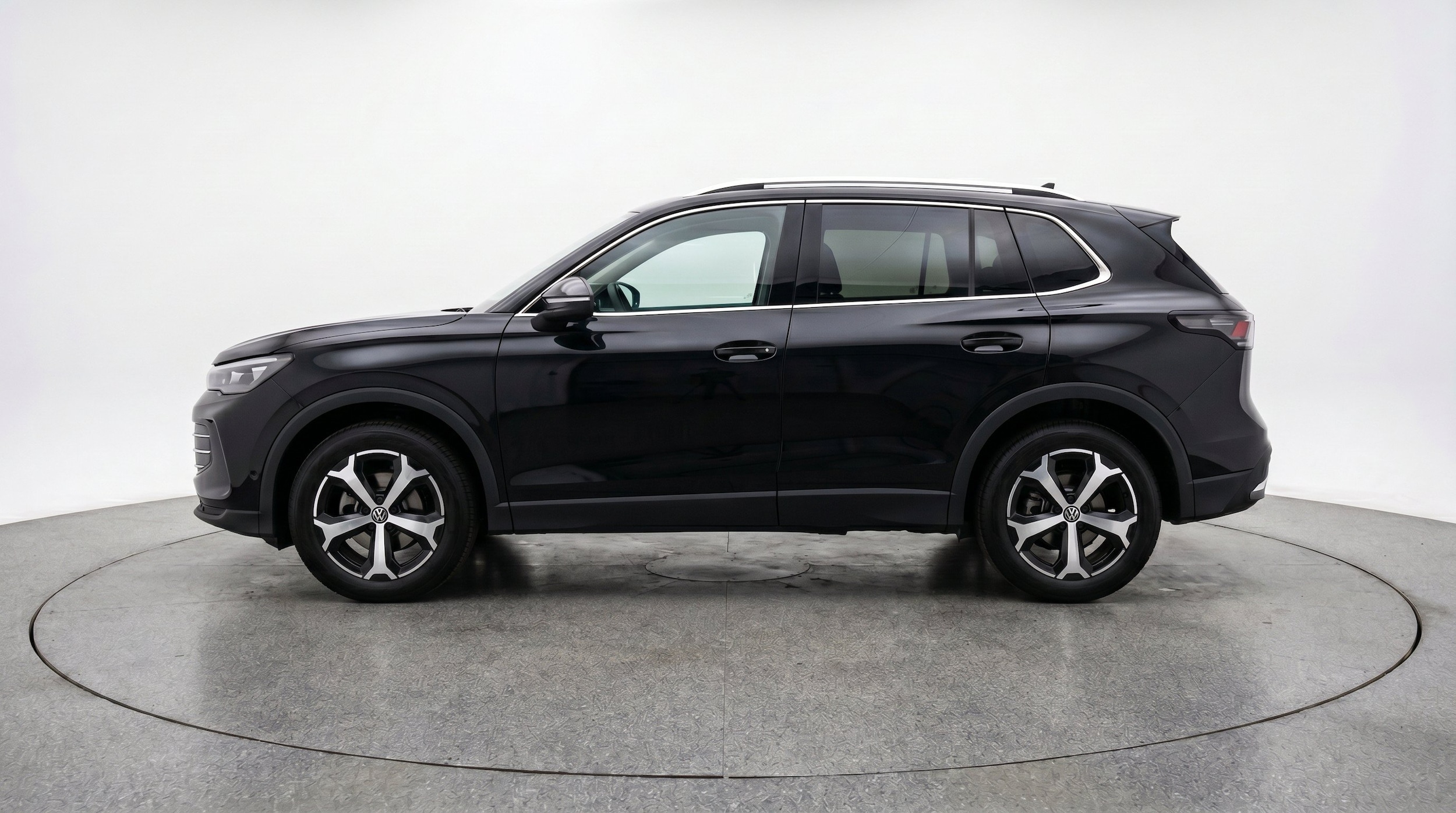Thumbnail: 2026 Volkswagen Tiguan - 5