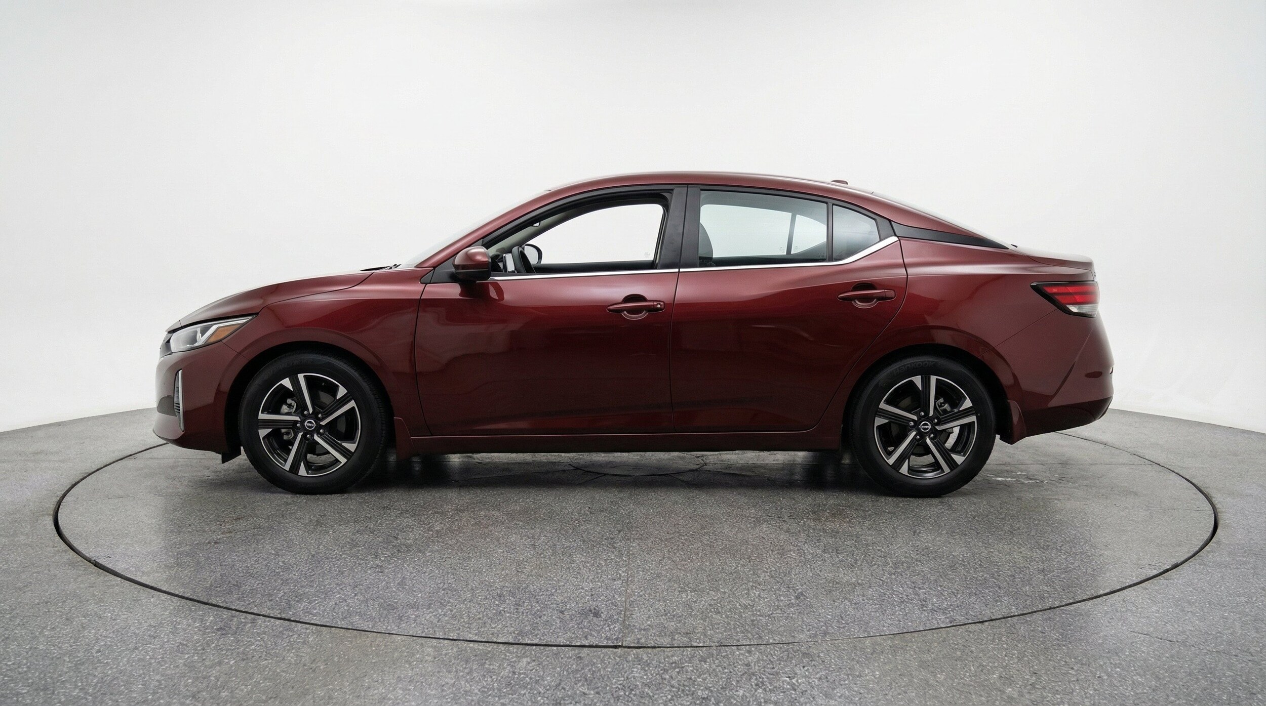 Thumbnail: 2025 Nissan Sentra - 5