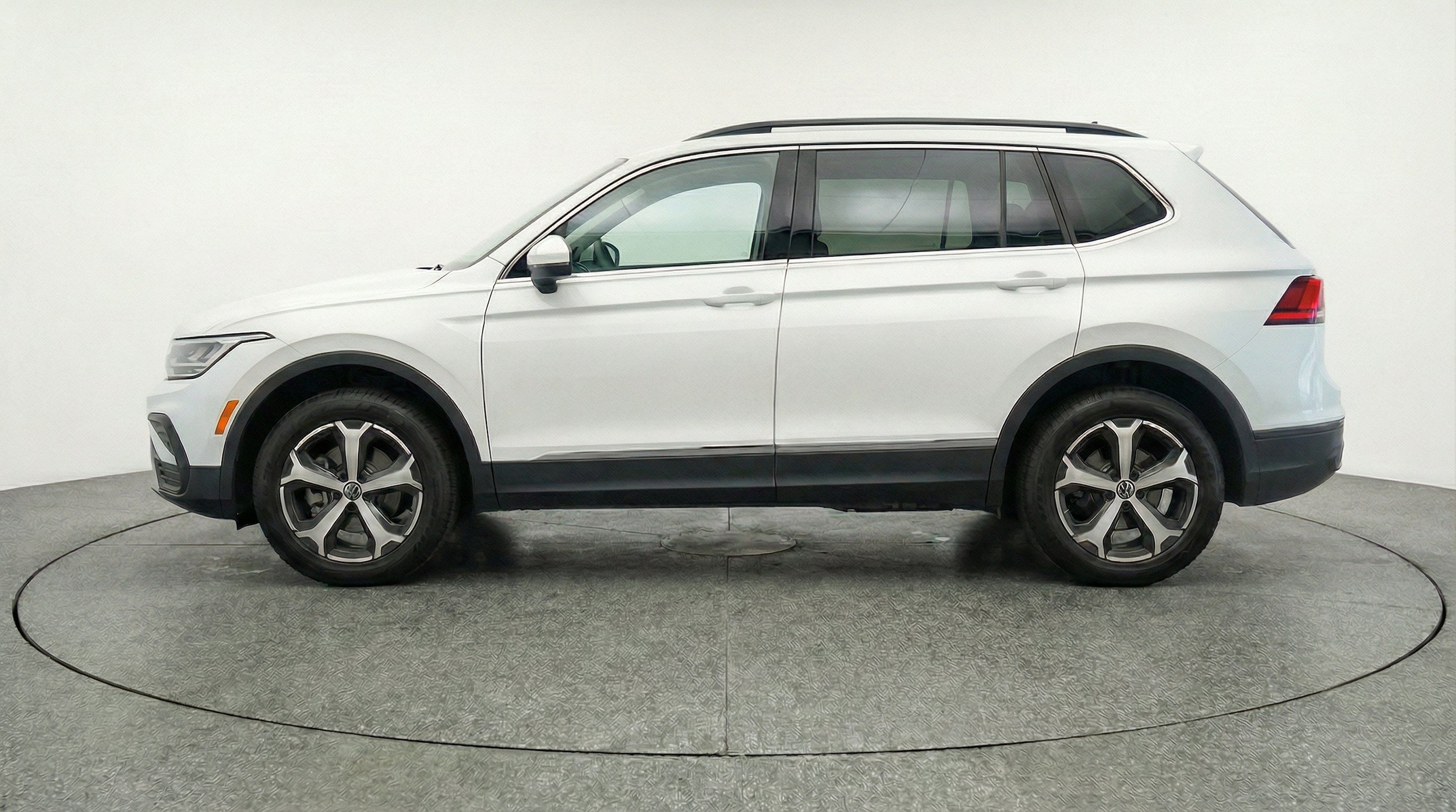 Thumbnail: 2026 Volkswagen Tiguan - 5