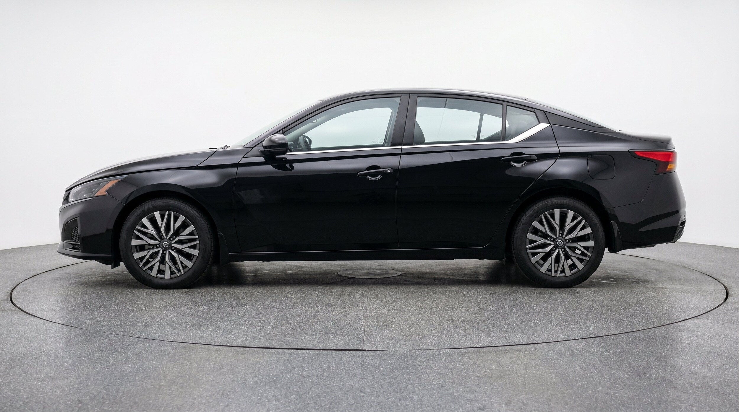 Thumbnail: 2025 Nissan Altima - 5