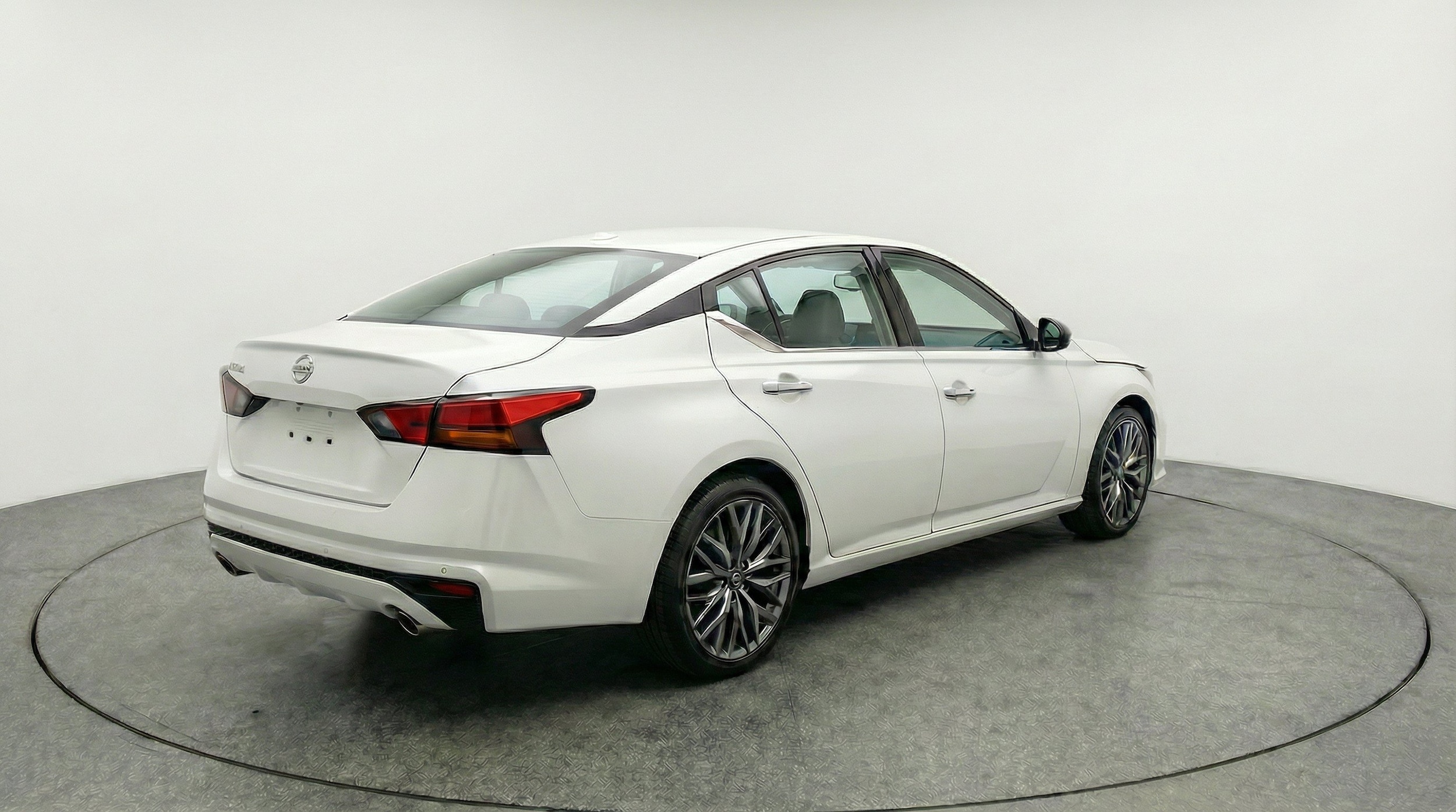 Thumbnail: 2025 Nissan Altima - 9