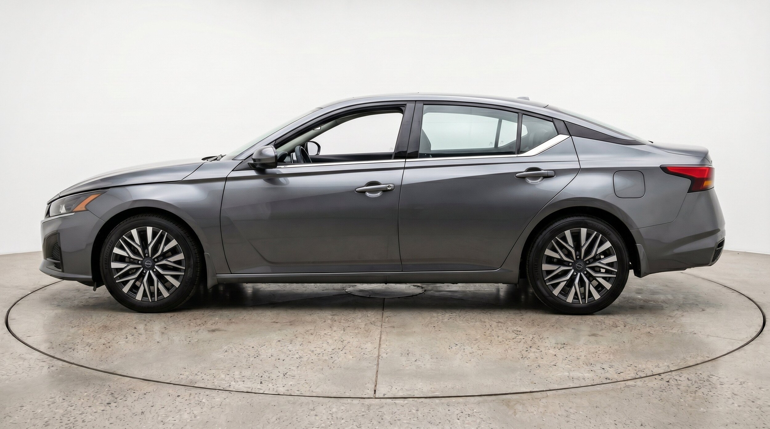 Thumbnail: 2025 Nissan Altima - 5
