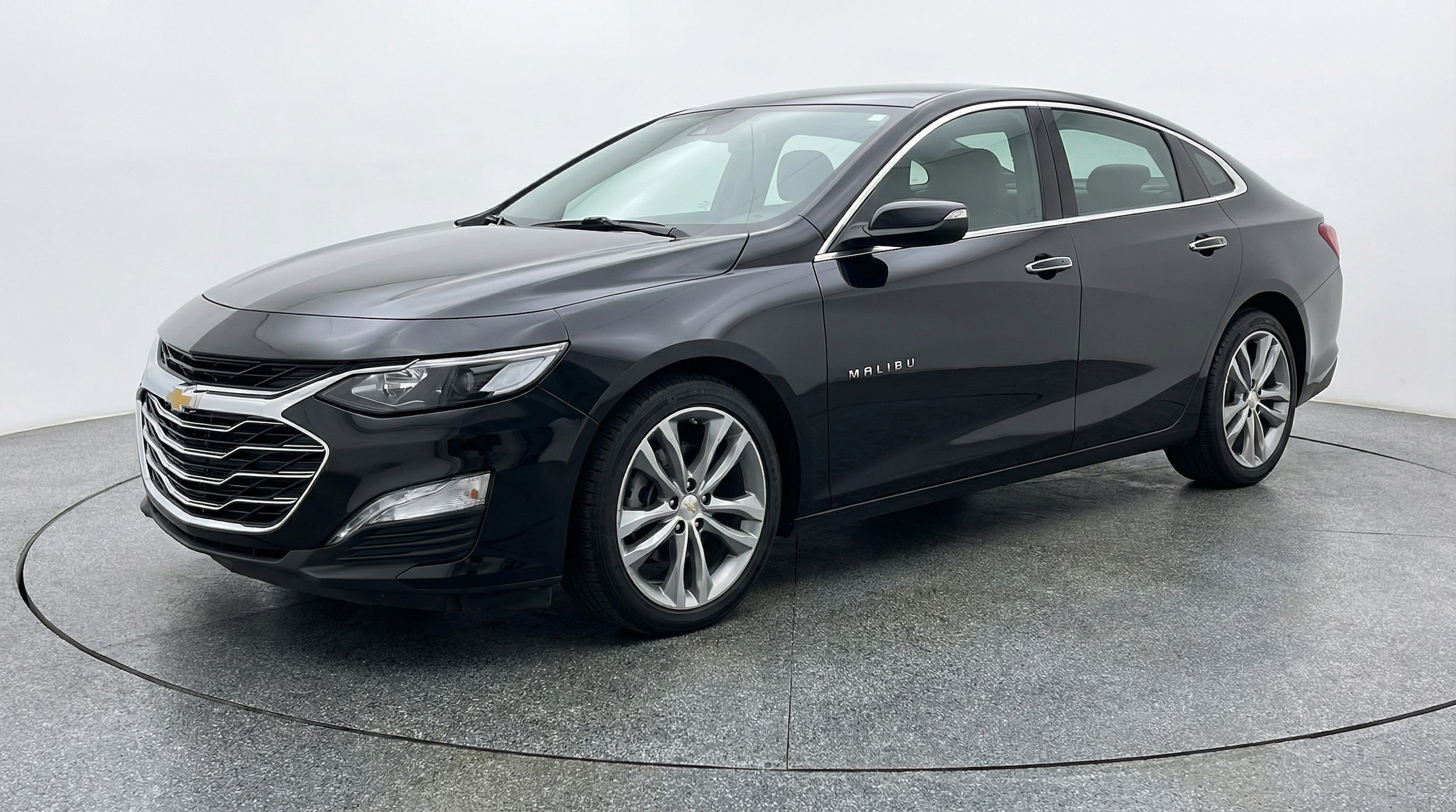 Thumbnail: 2024 Chevrolet Malibu - 3