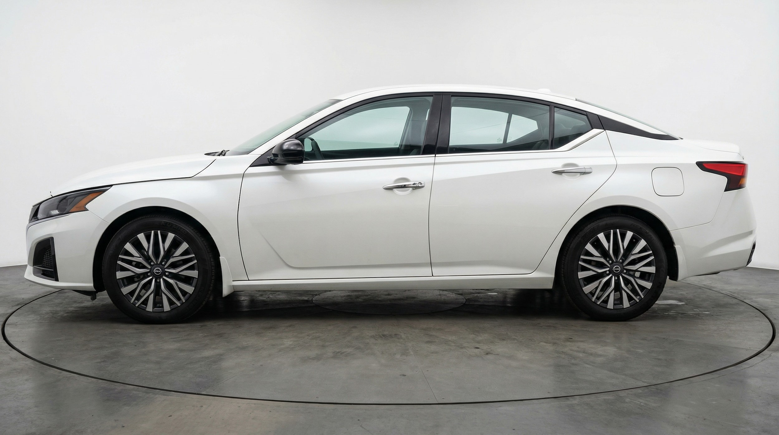 Thumbnail: 2025 Nissan Altima - 4