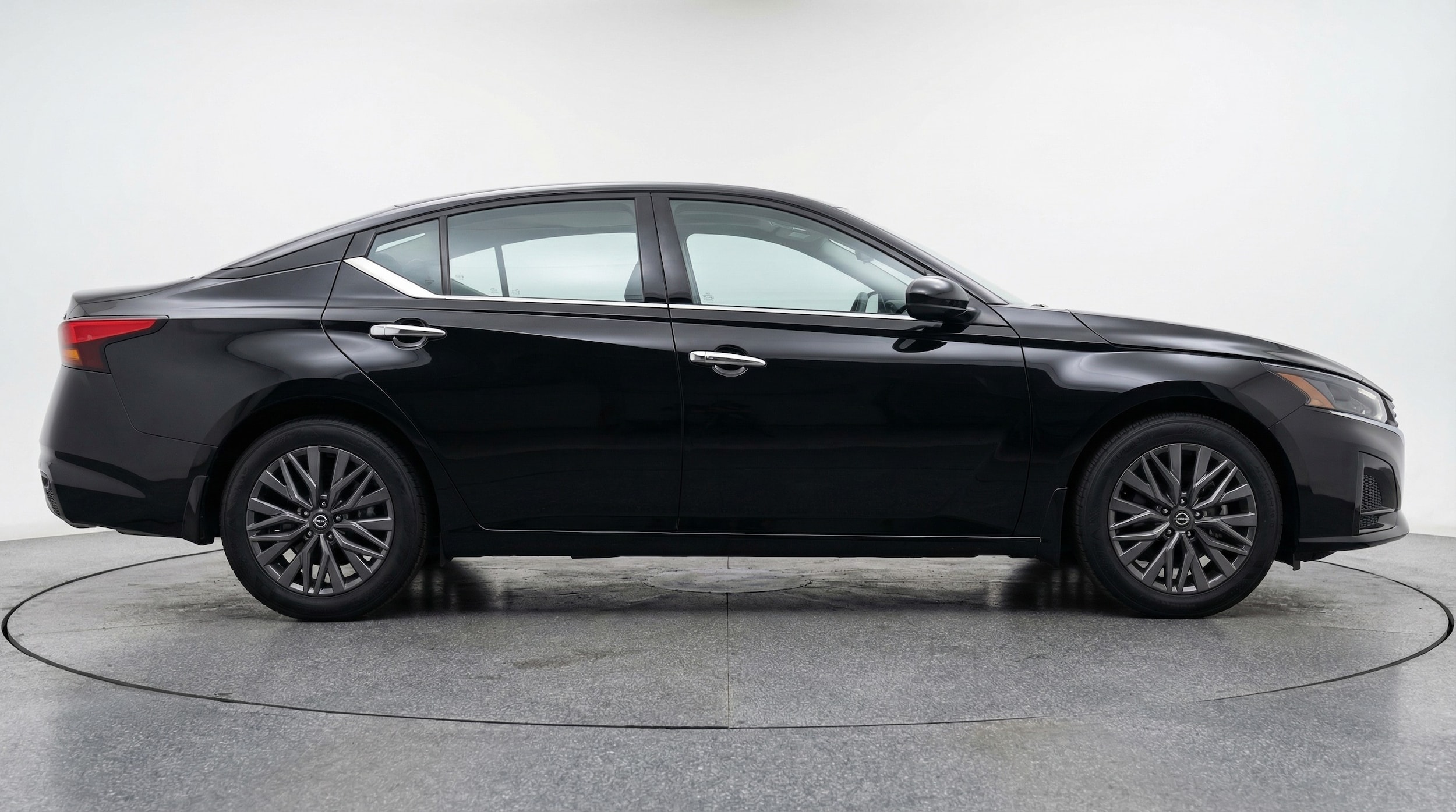 Thumbnail: 2025 Nissan Altima - 8