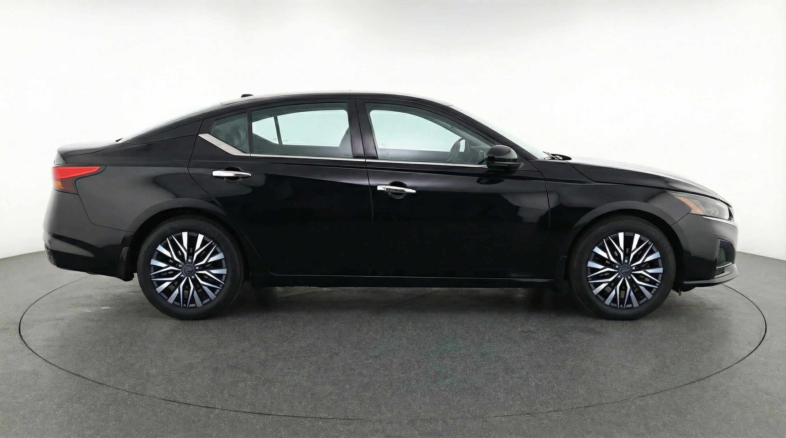 Thumbnail: 2025 Nissan Altima - 8