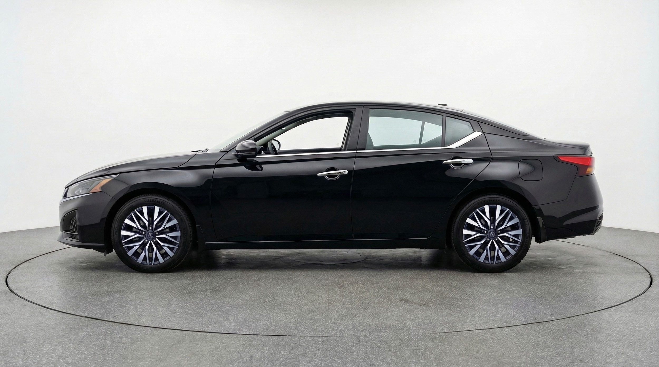 Thumbnail: 2025 Nissan Altima - 4