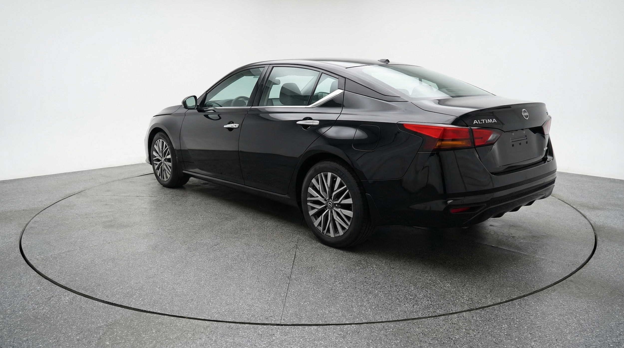 Thumbnail: 2025 Nissan Altima - 5